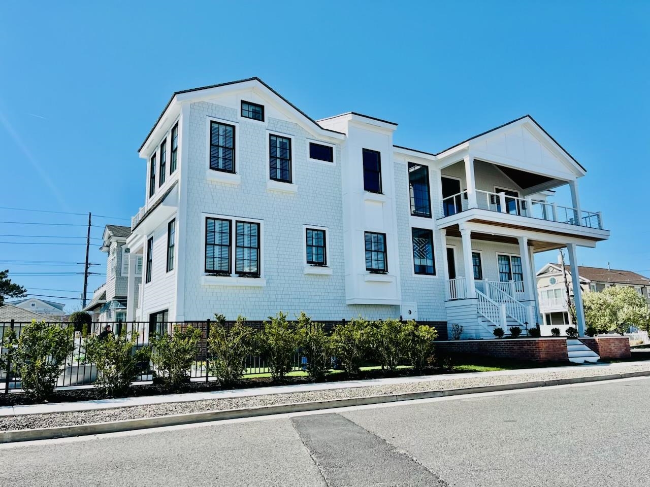 8601 Pennsylvania Avenue - Picture 1