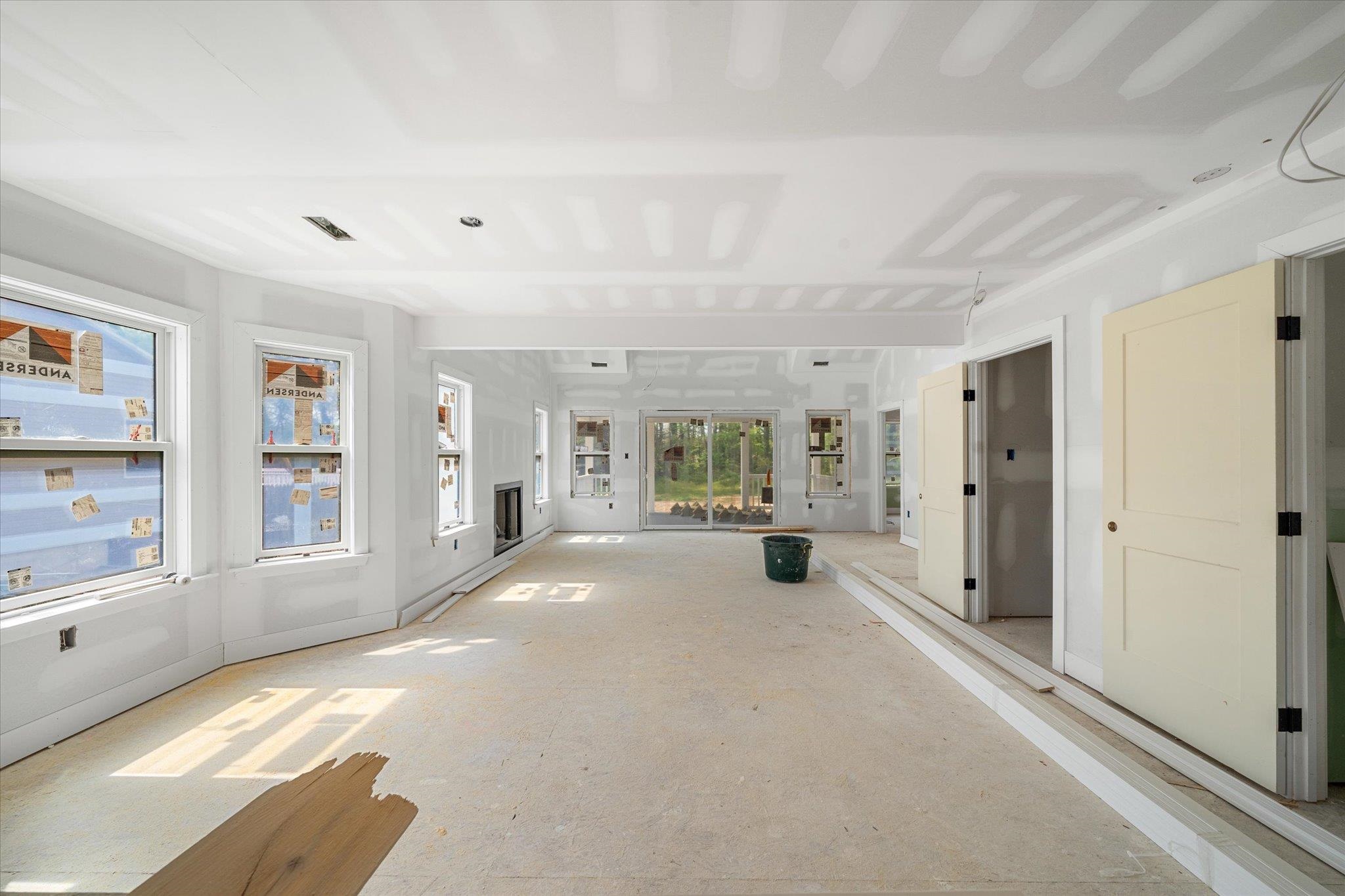 209 W Pacific Avenue - Picture 4
