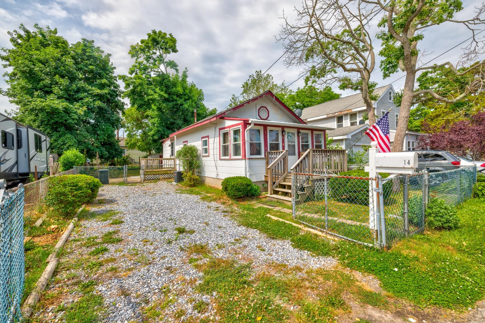 14 E Hudson Avenue - Picture 1