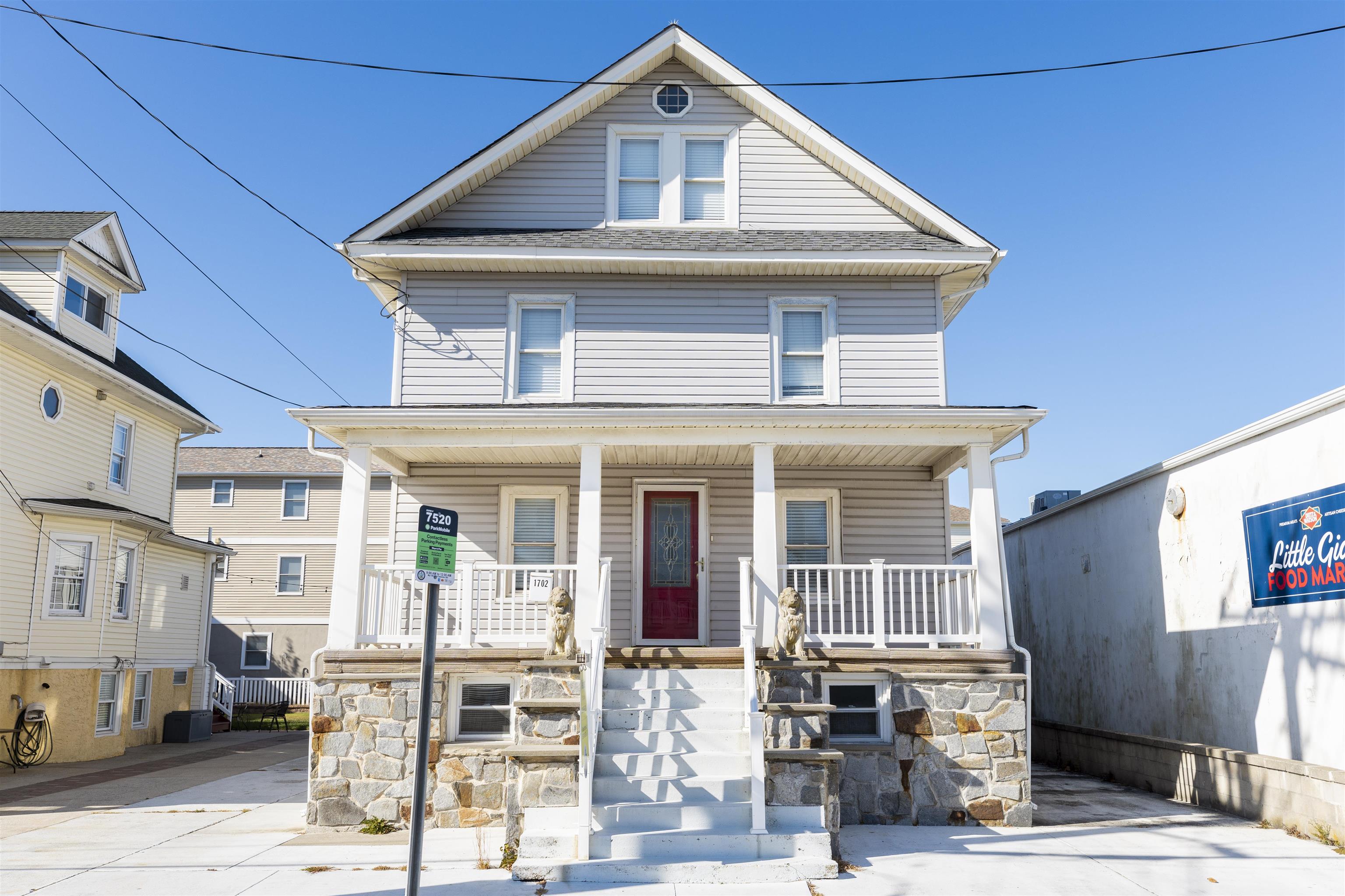 1702 Surf Avenue - Picture 1