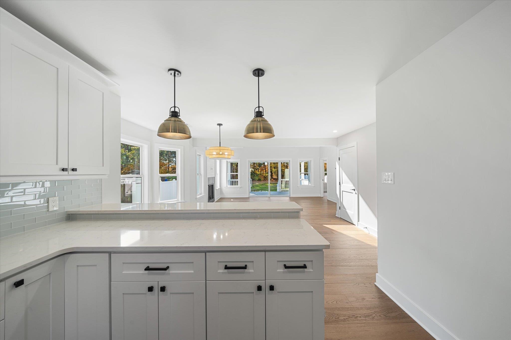 209 W Pacific Avenue - Picture 2