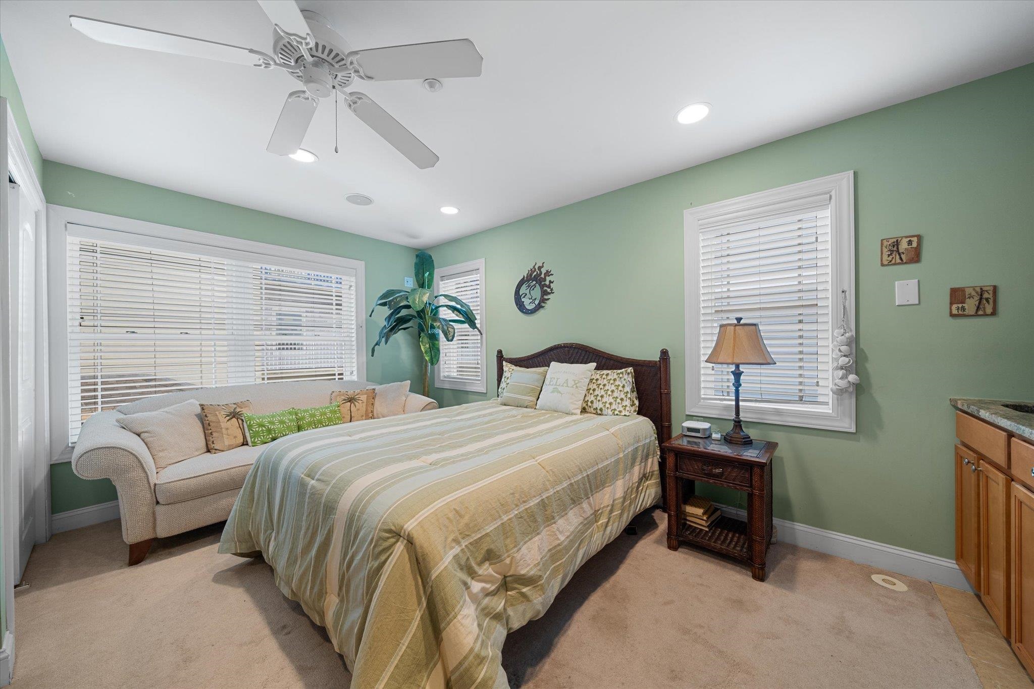 420 E Lavender Road