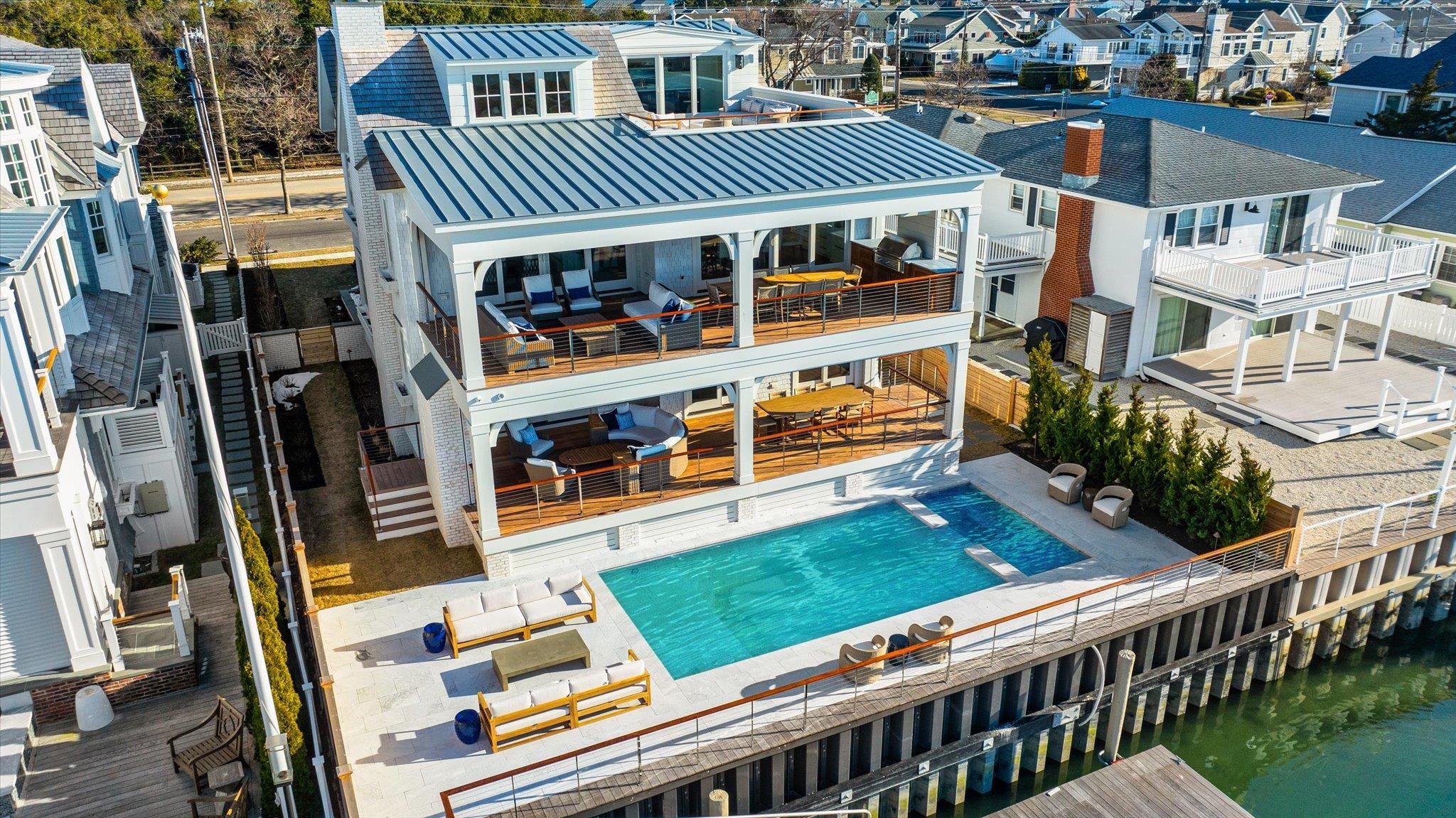11605 Paradise Drive