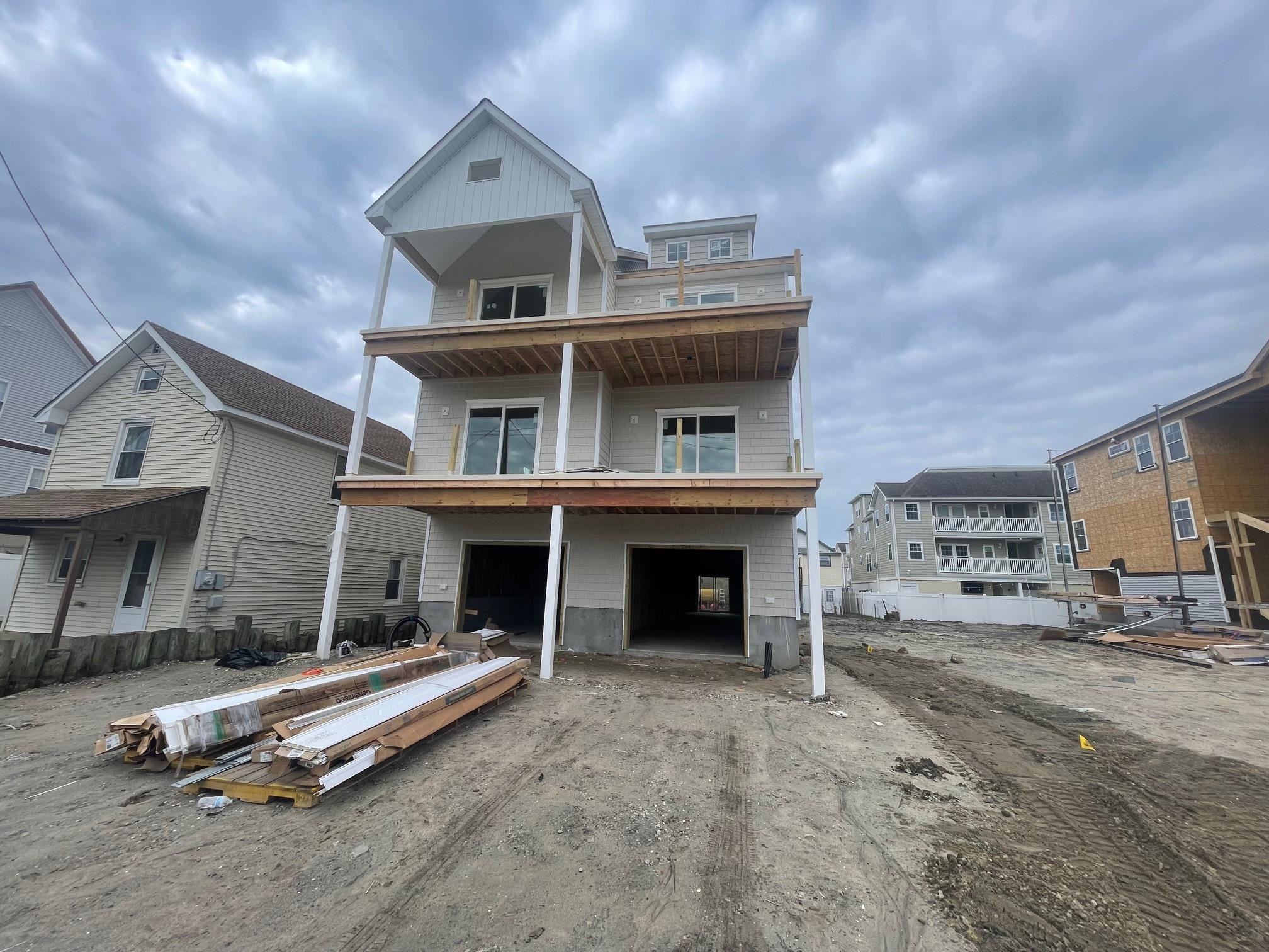 504 W Baker Avenue - Picture 1