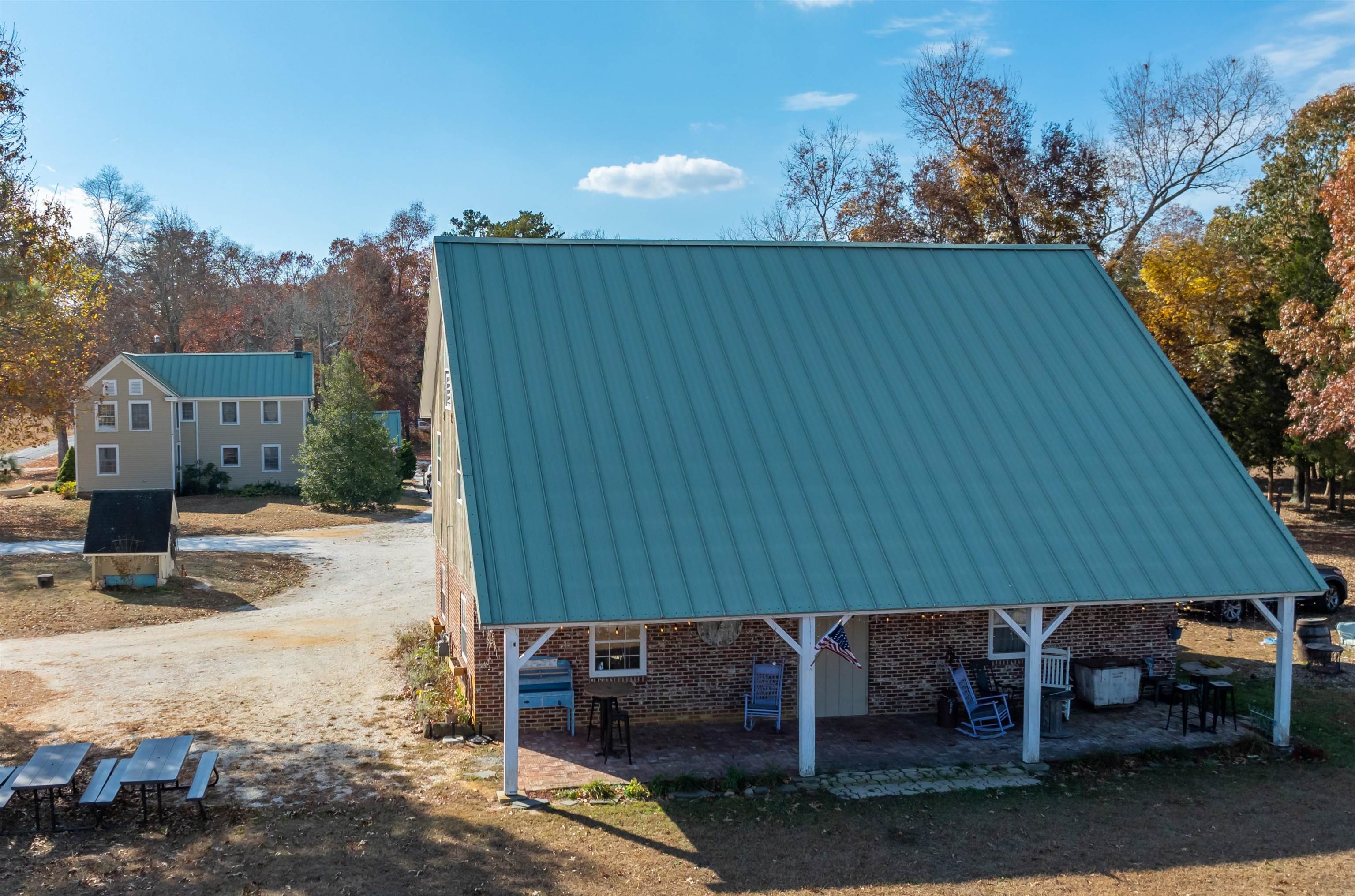 105 Thompson Lane
