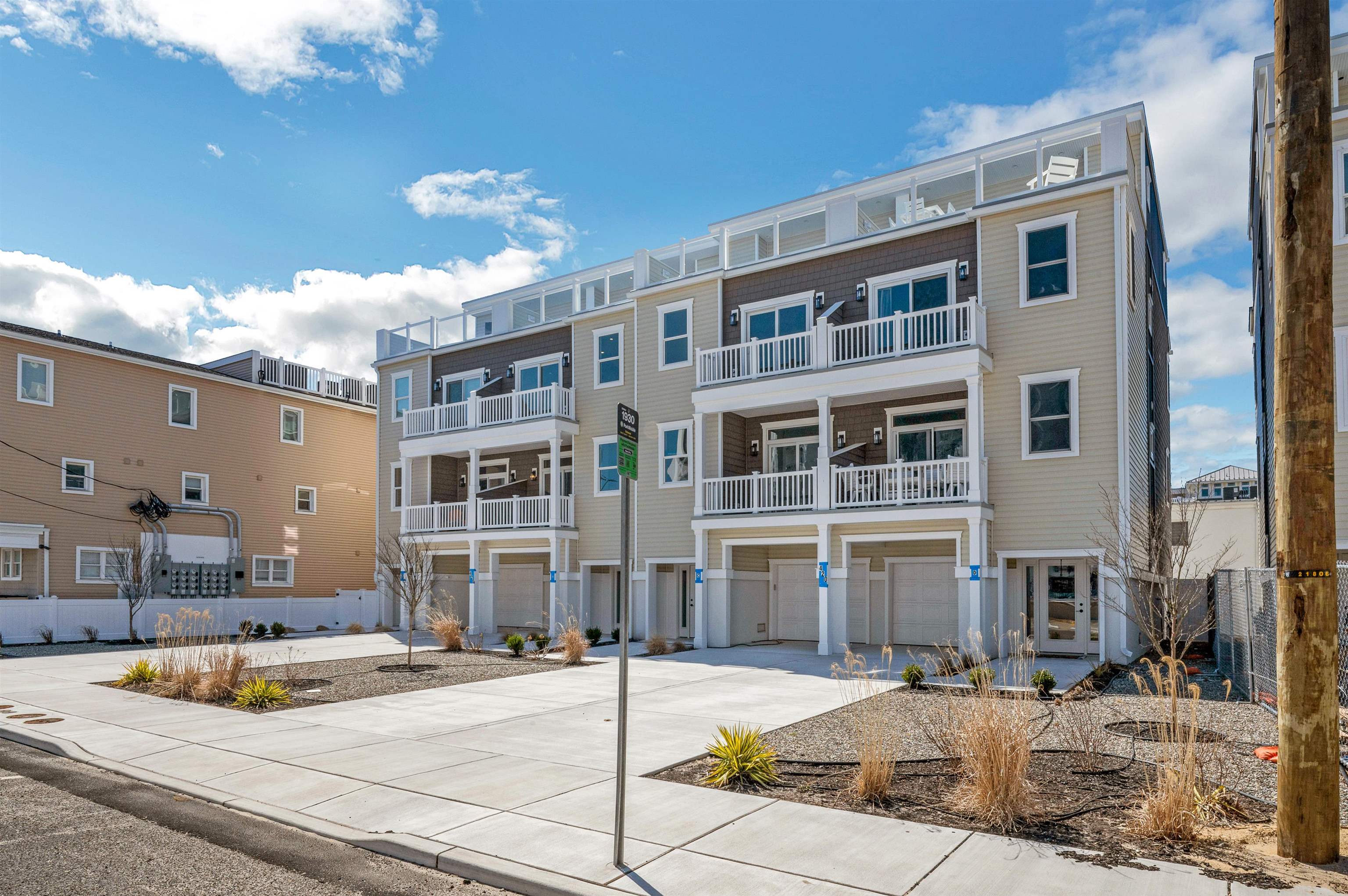 418-420 E Farragut Road