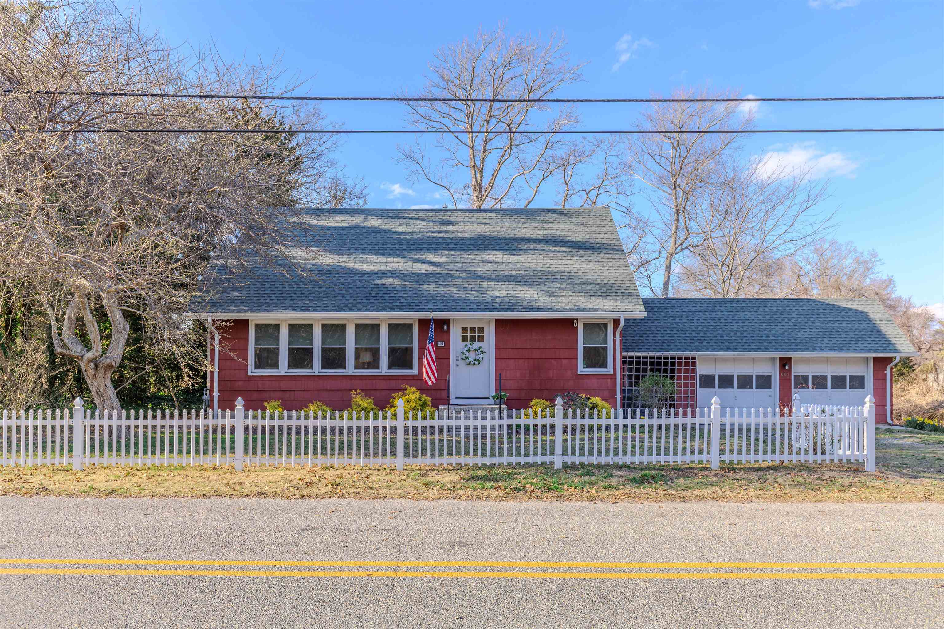 601 Seagrove Avenue - Picture 2