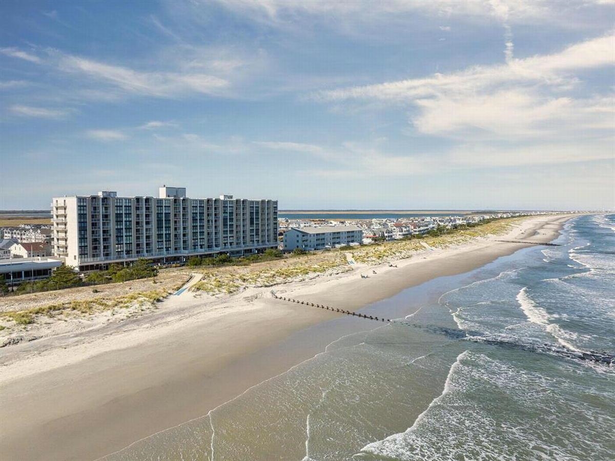 3500 Boardwalk - Picture 1