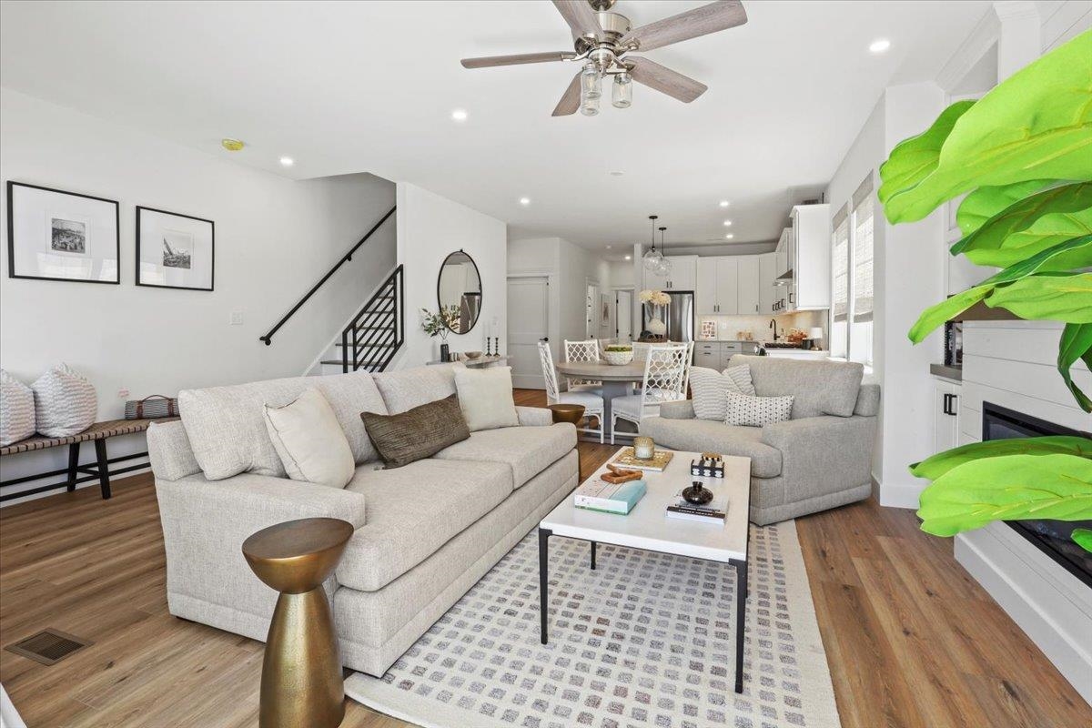 103 W Aster Road