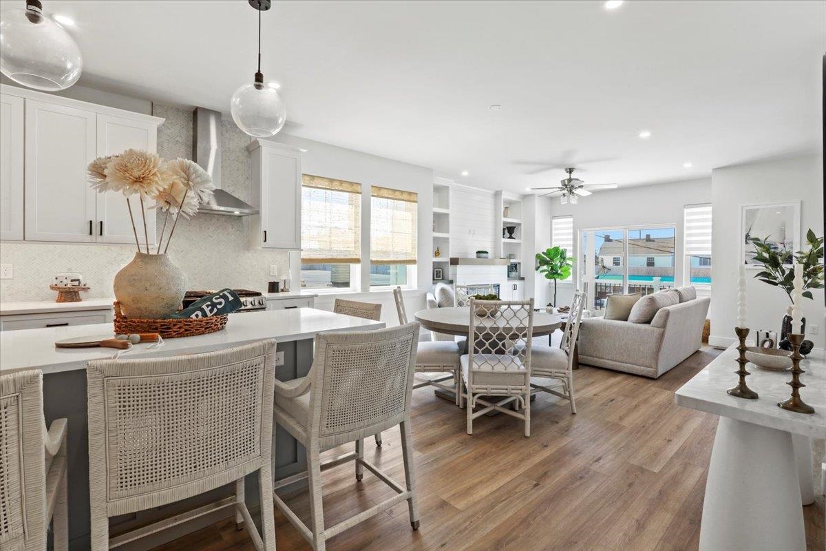 103 W Aster Road - Picture 2