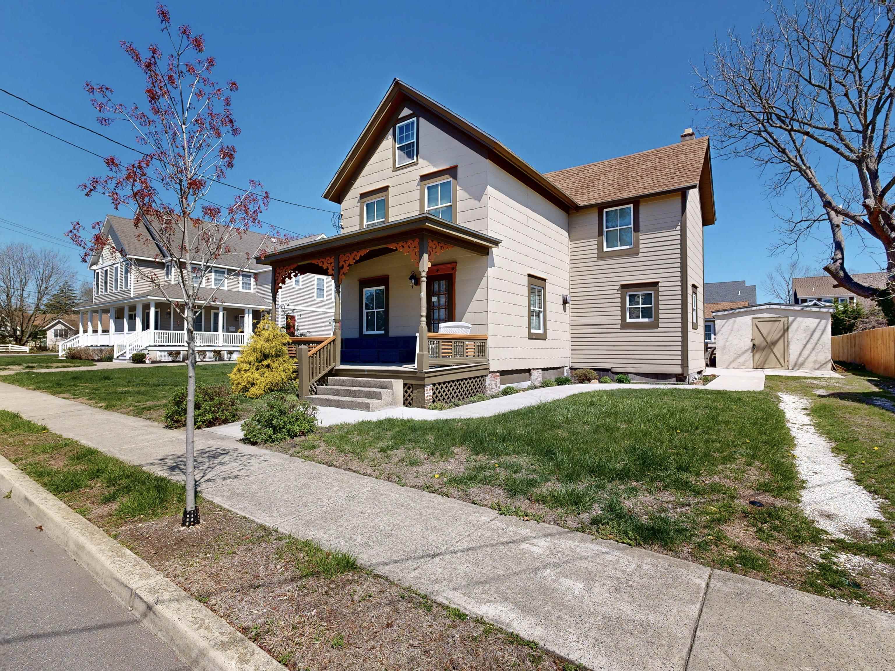 111 Leaming Avenue