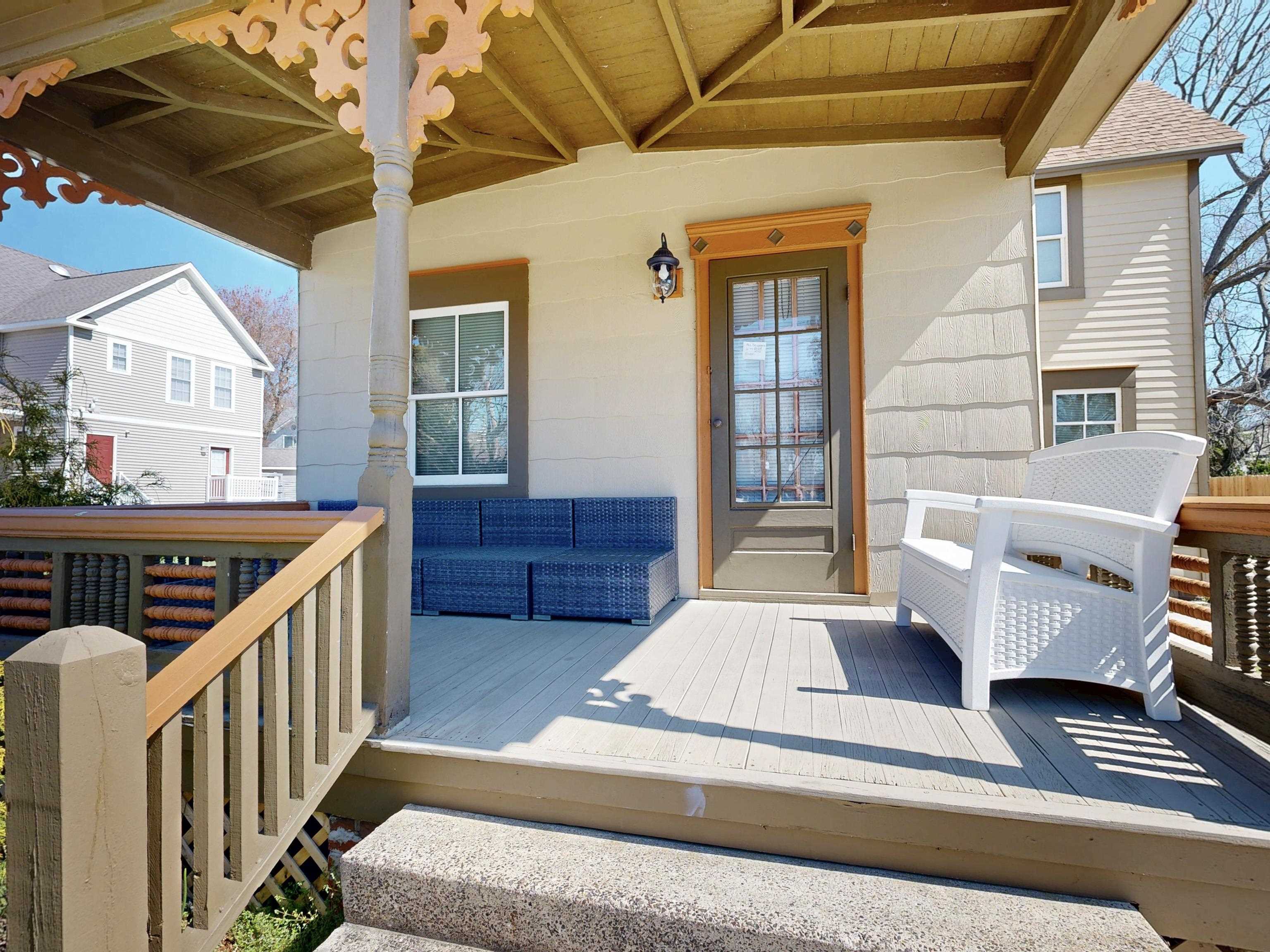 111 Leaming Avenue