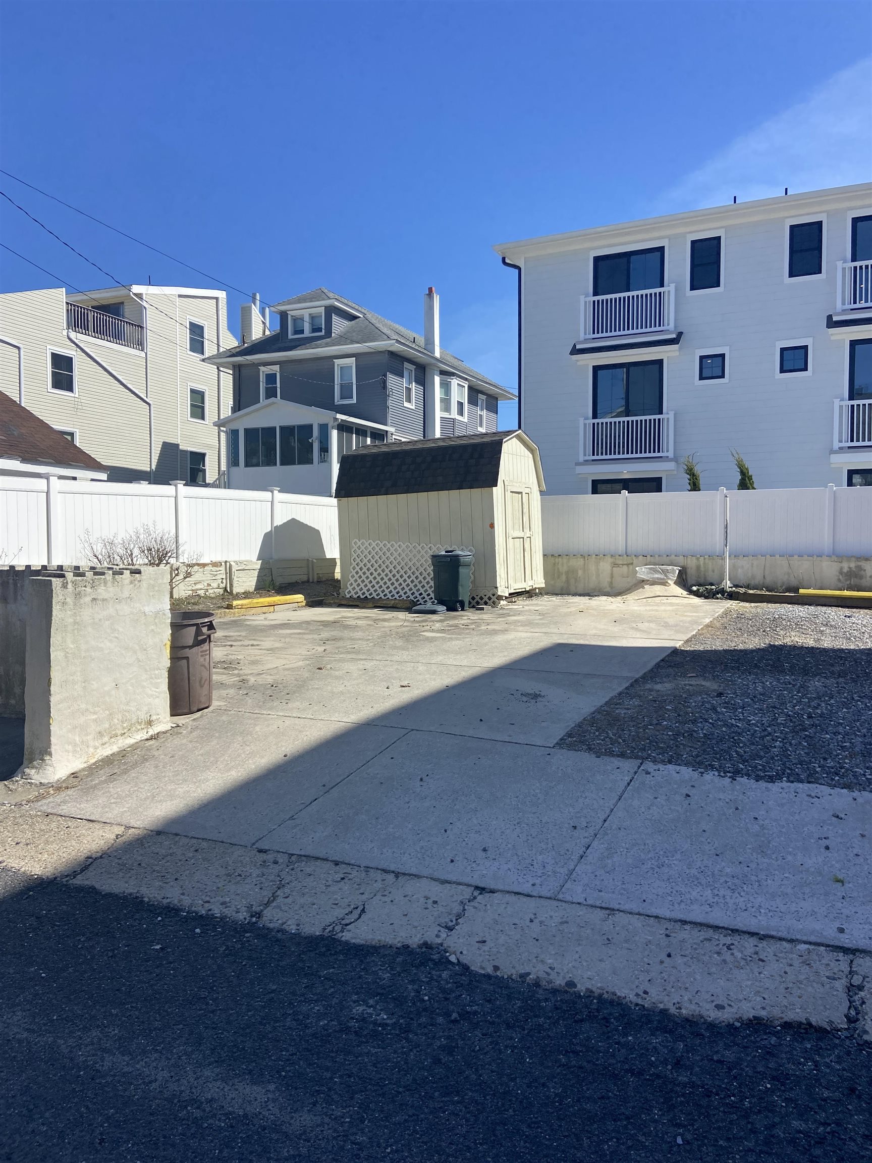611 7th Avenue 7th Street