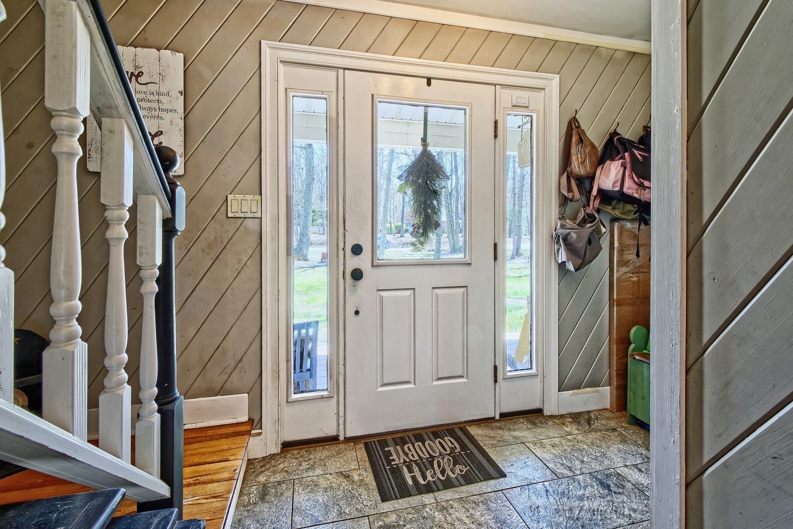 5 Mockingbird Lane - Picture 2