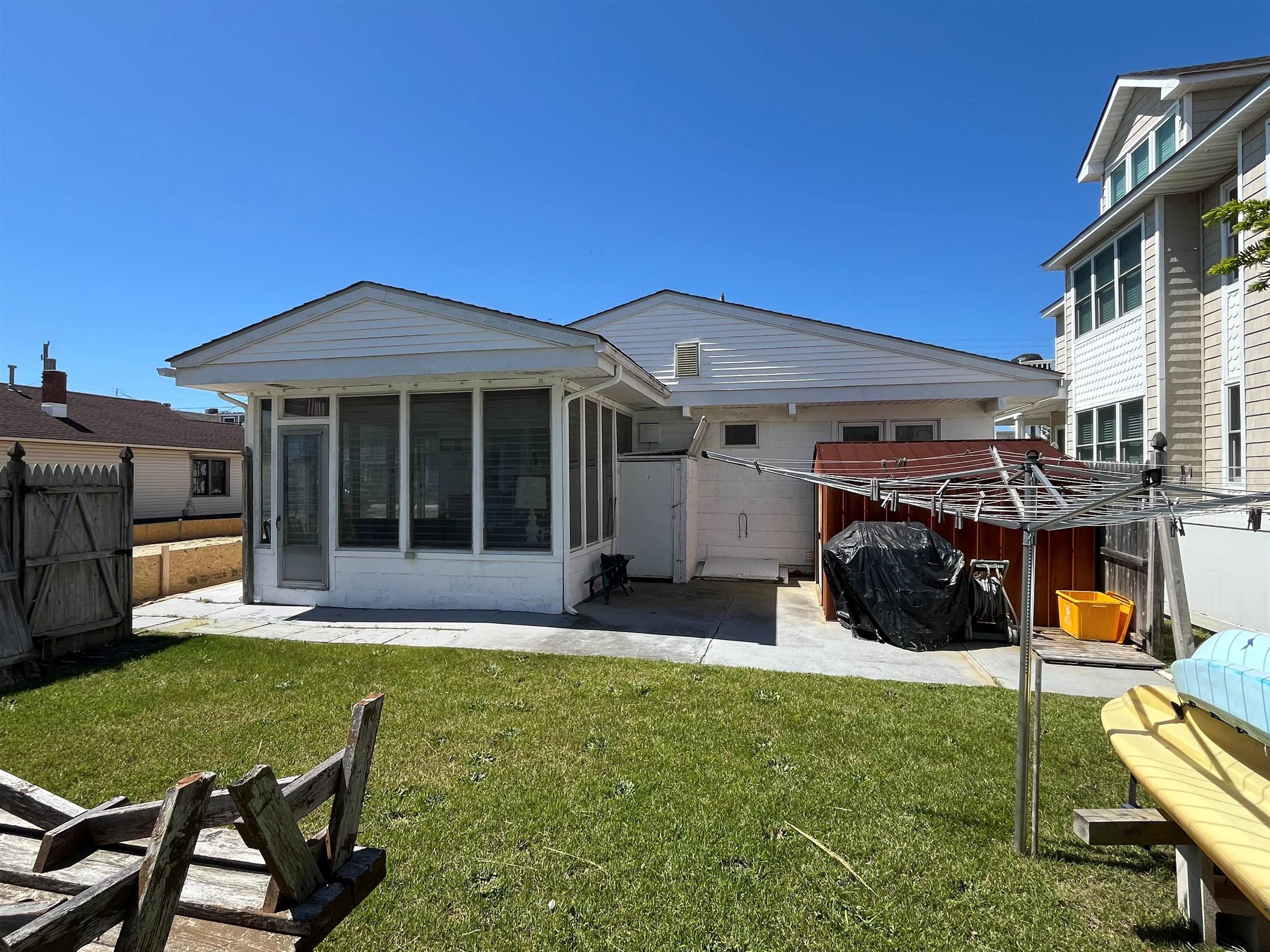 305 E Saint Paul Avenue