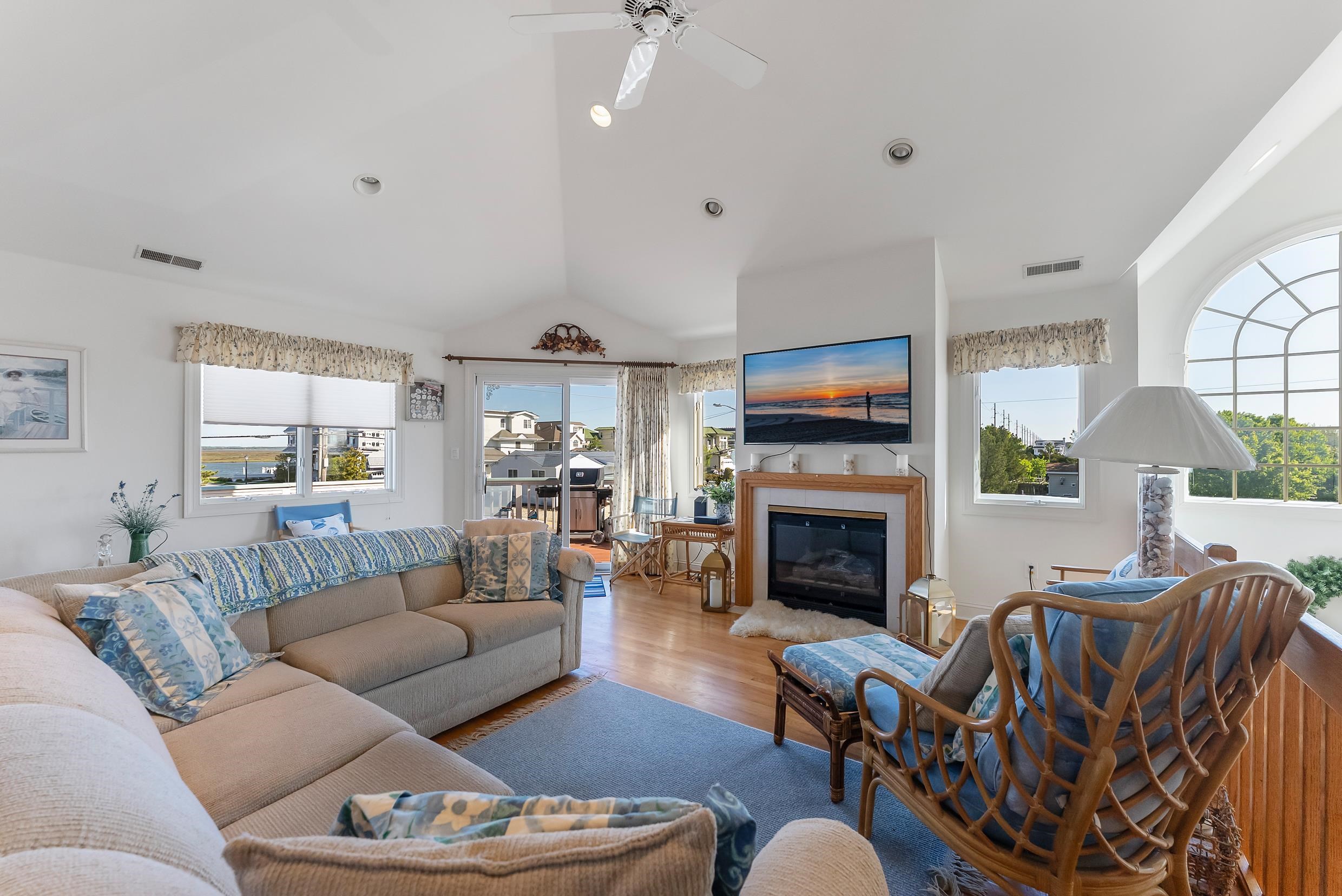 7423 Ocean Drive - Picture 2