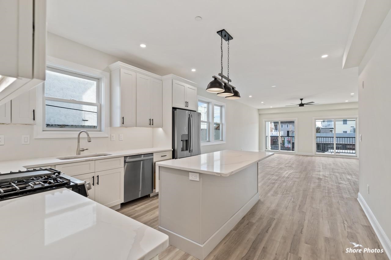 3134 Pacific Avenue - Picture 1
