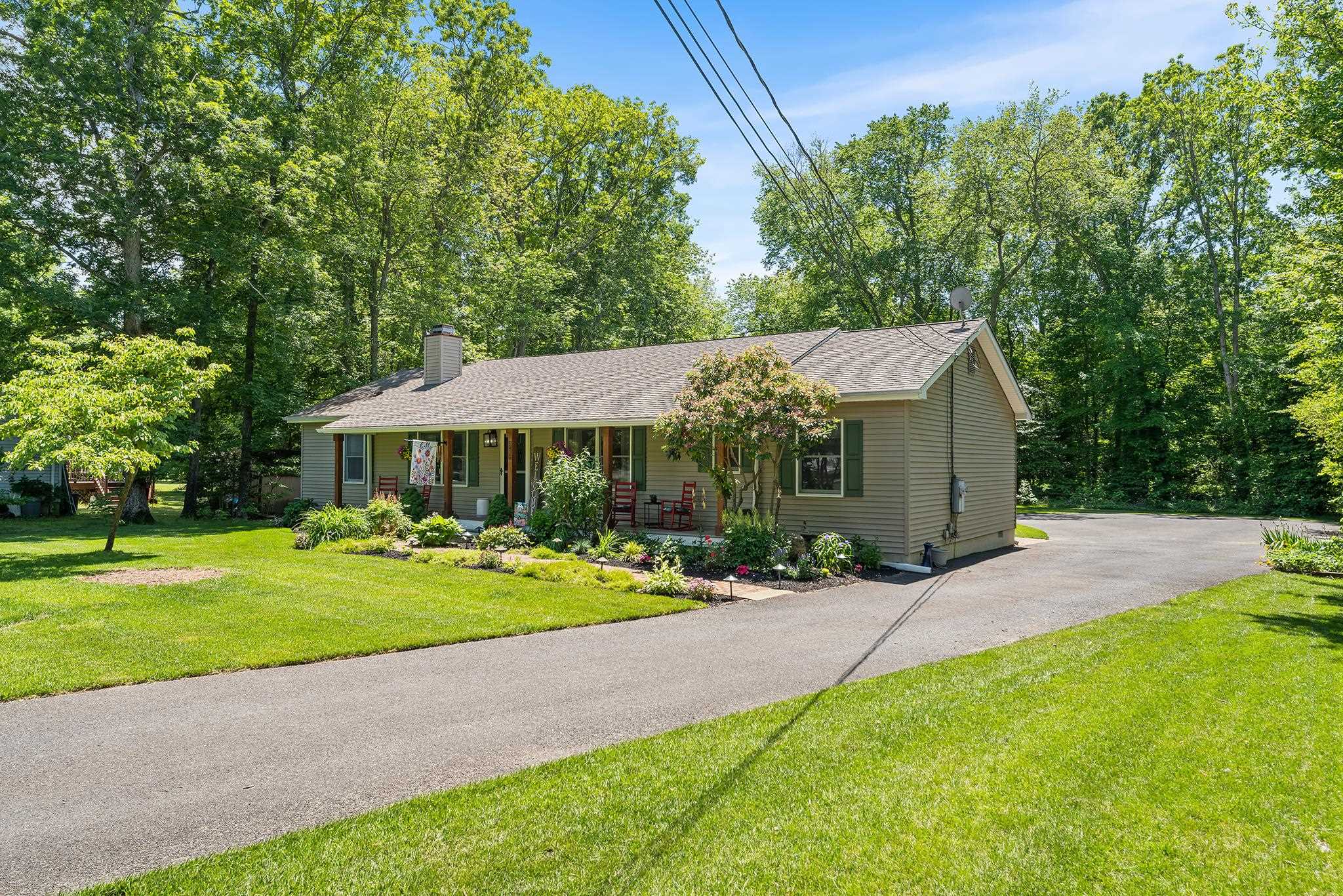 1431 Burleigh Road - Picture 4