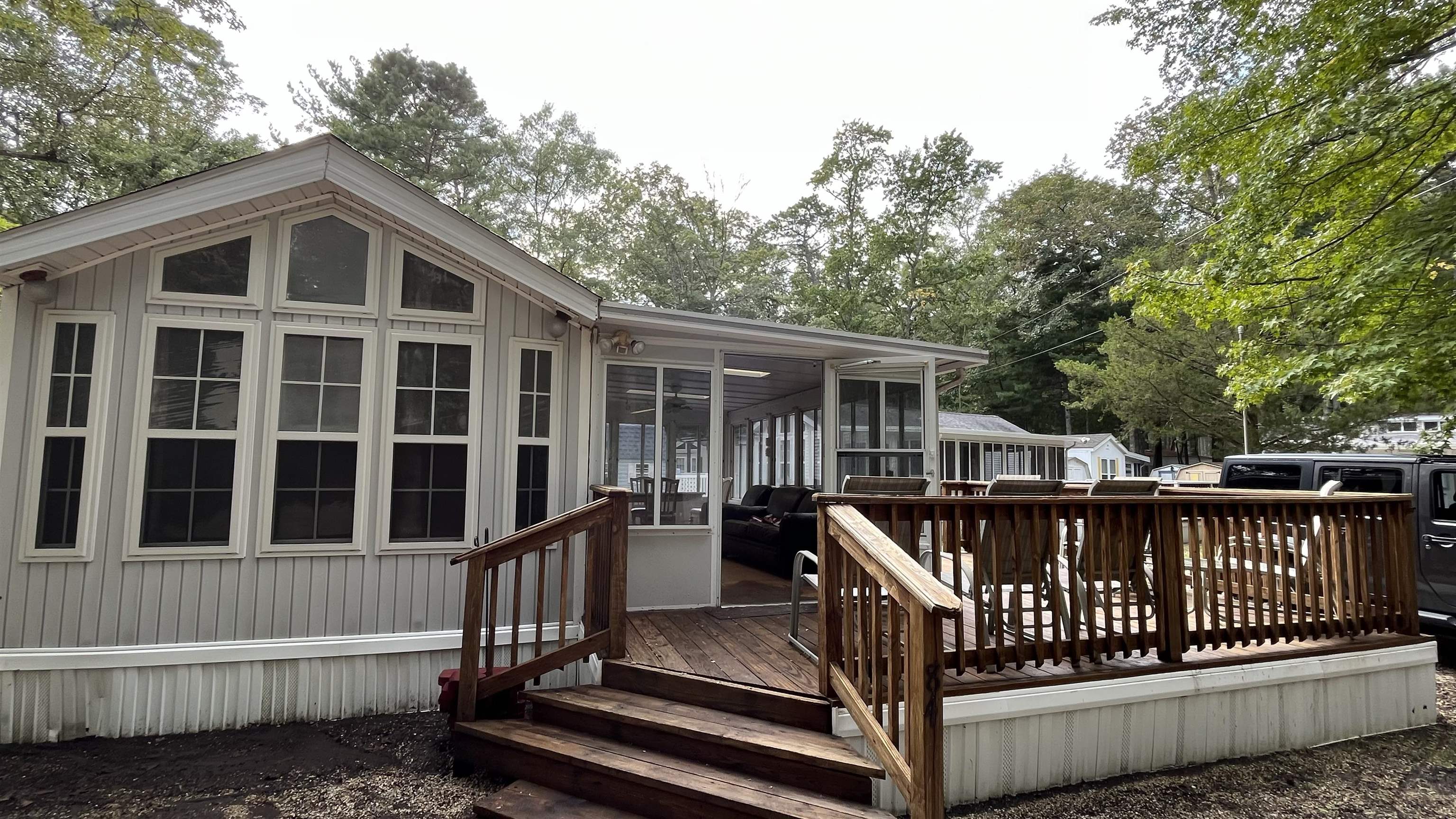 135 Thompson Lane - Picture 1