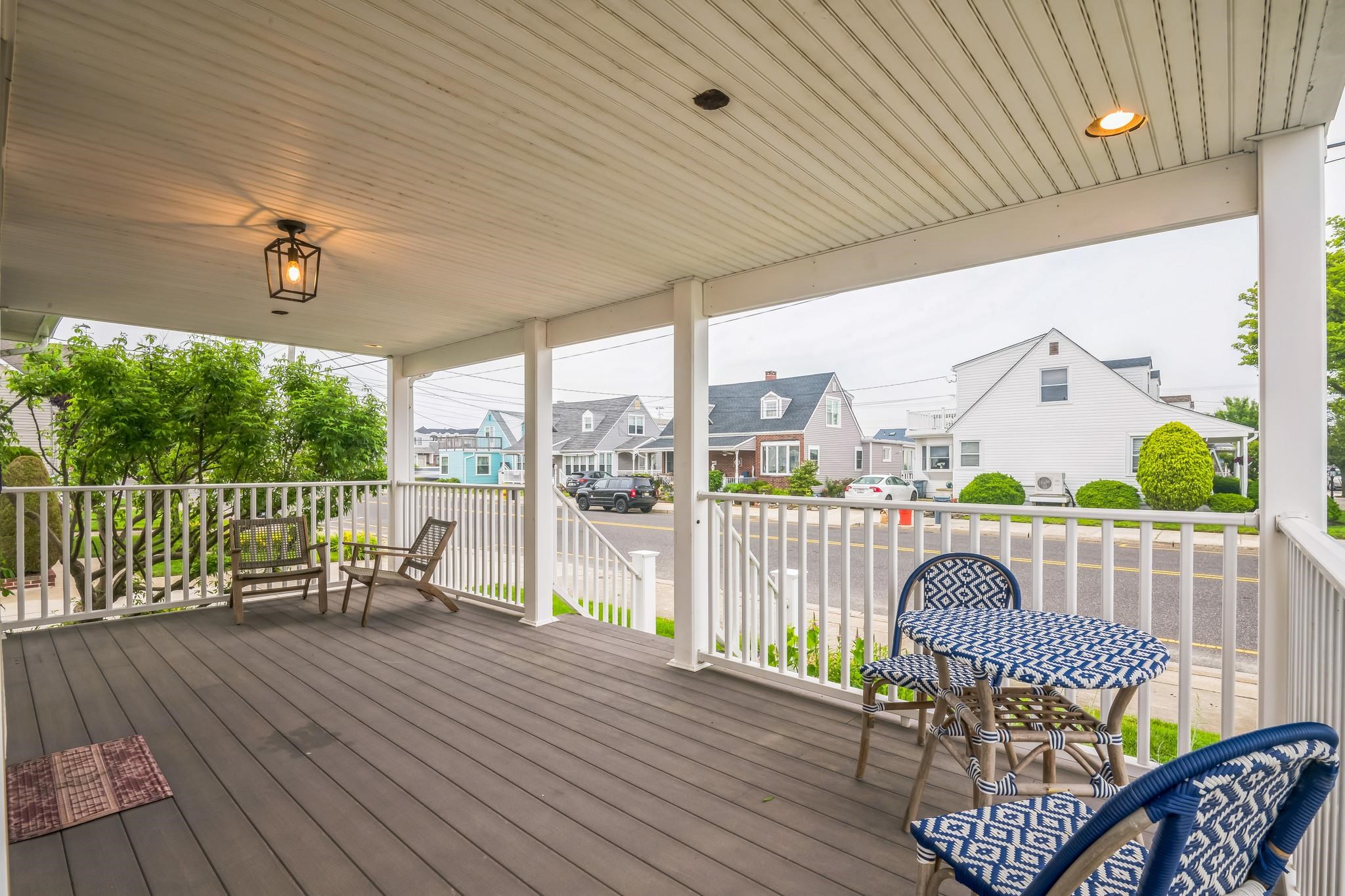 6110 Seaview Avenue - Picture 4
