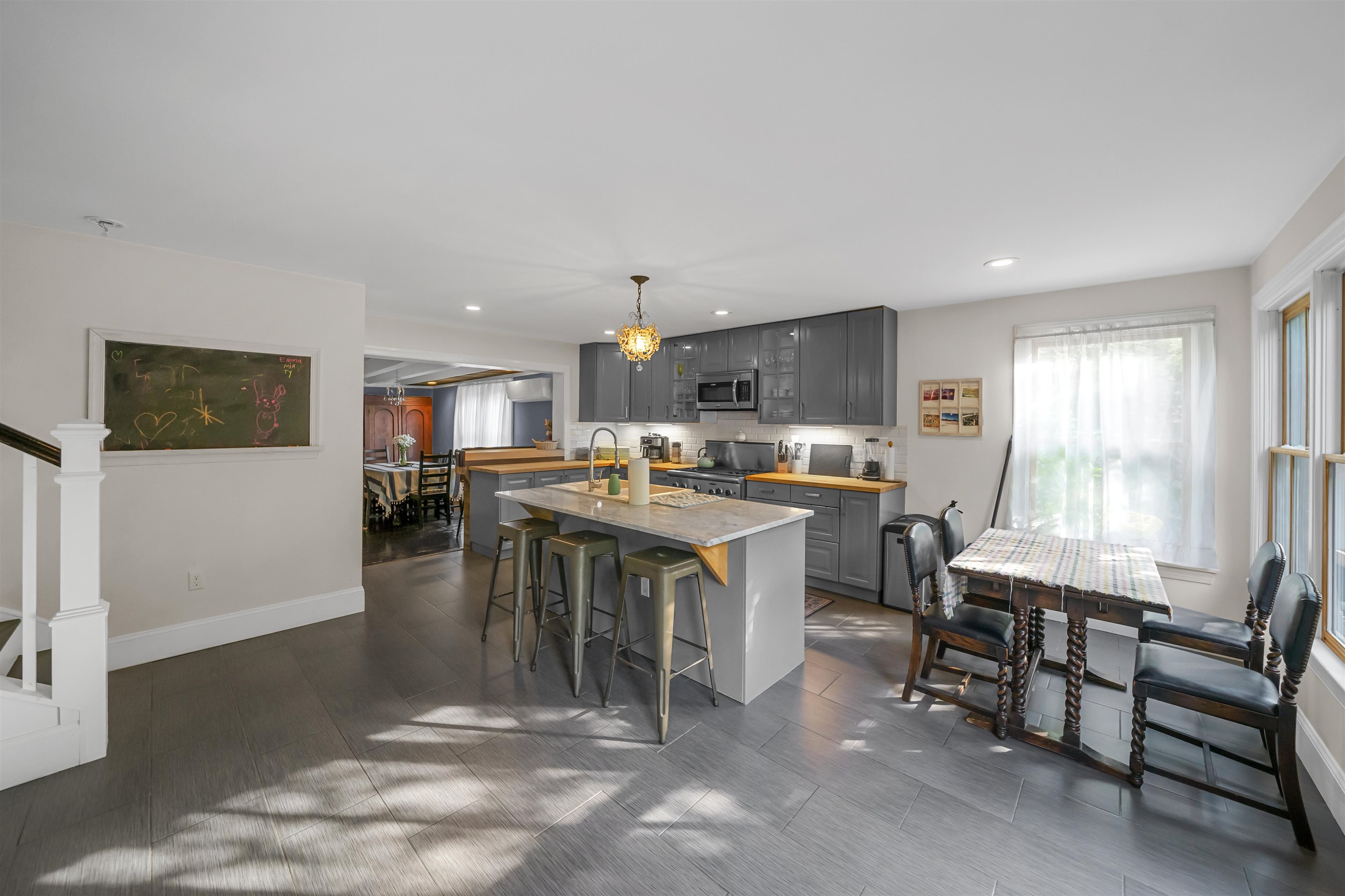 828 Corgie Street - Picture 4