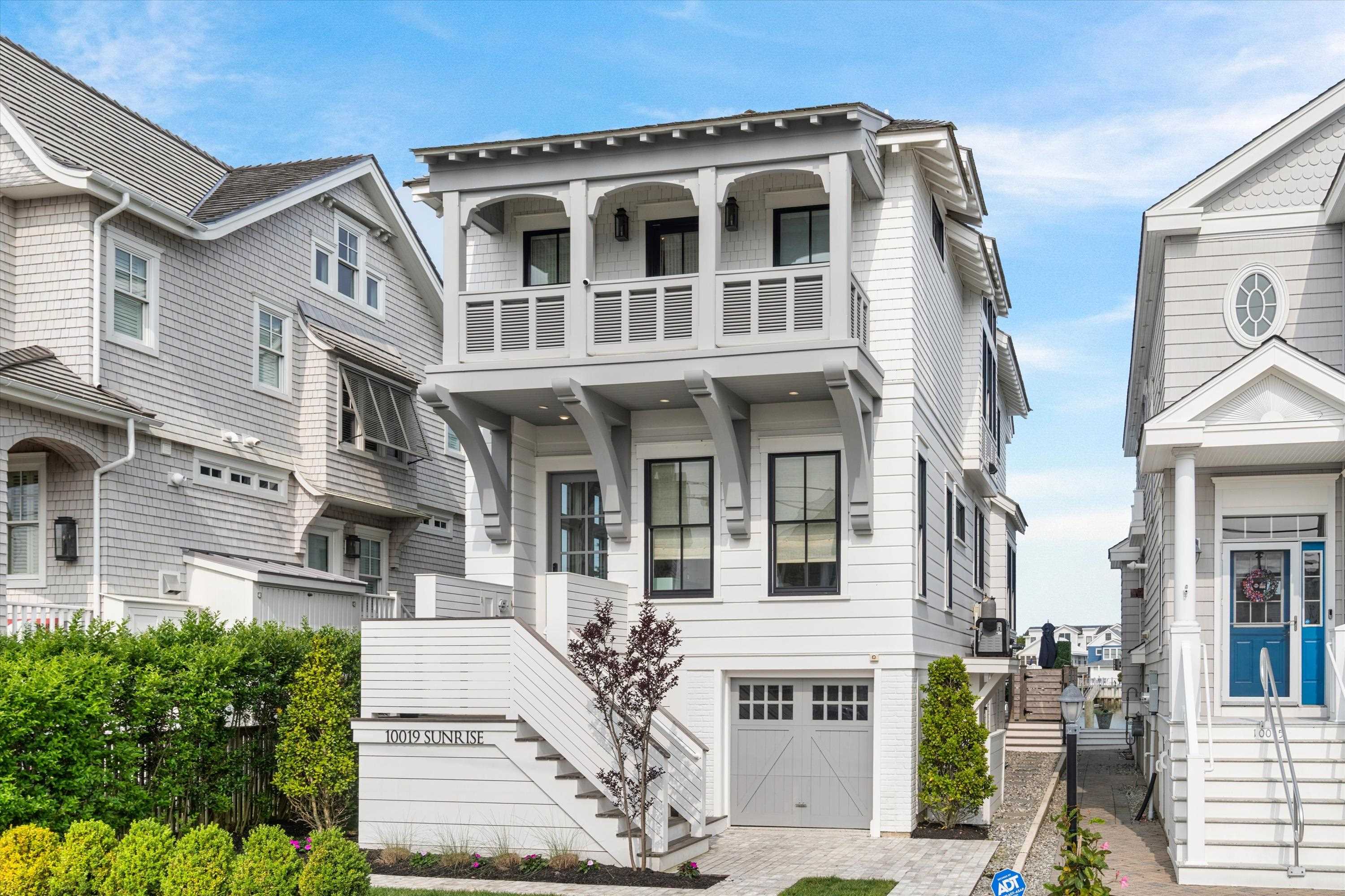 10019 Sunrise Drive