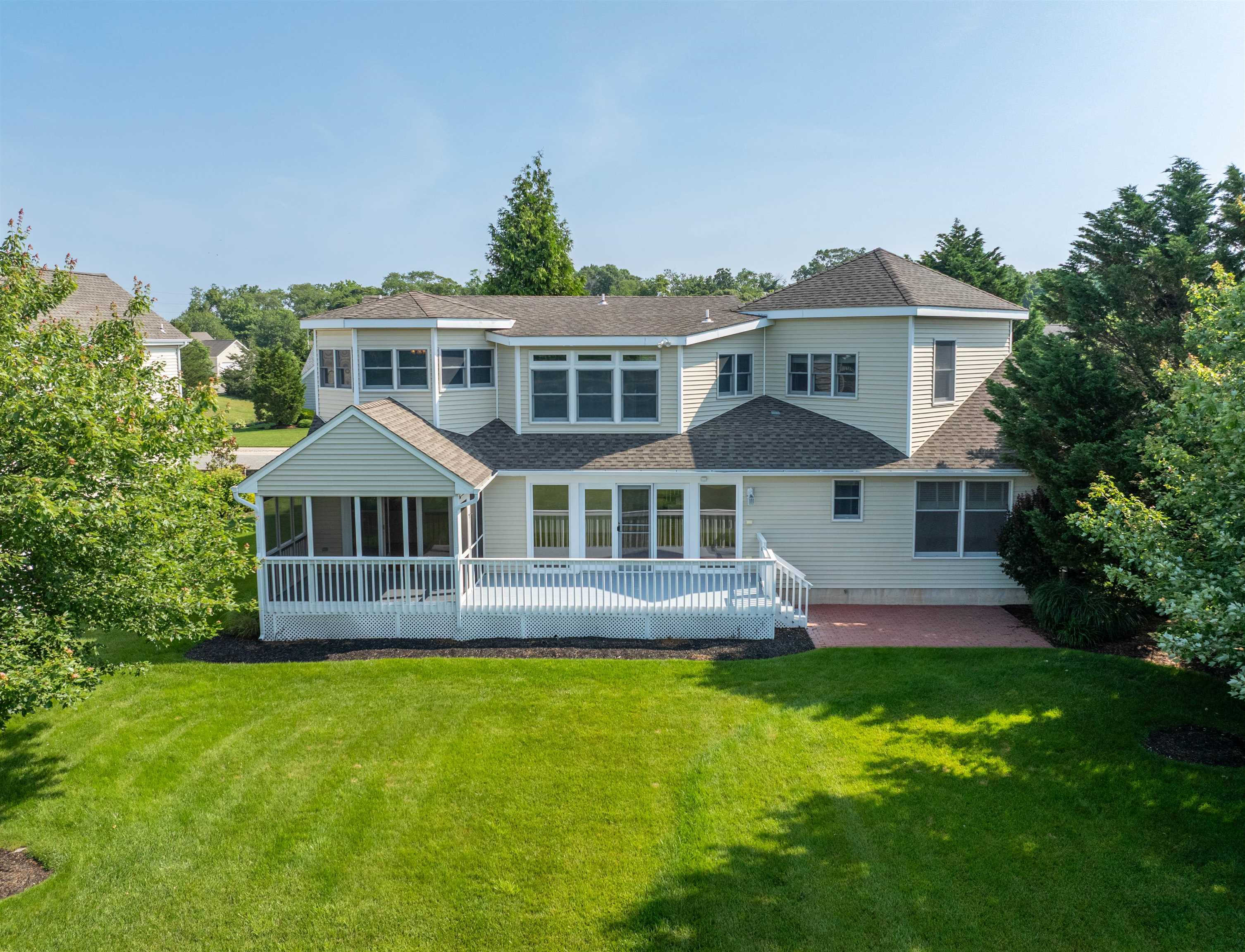332 Portsmouth Road - Picture 1