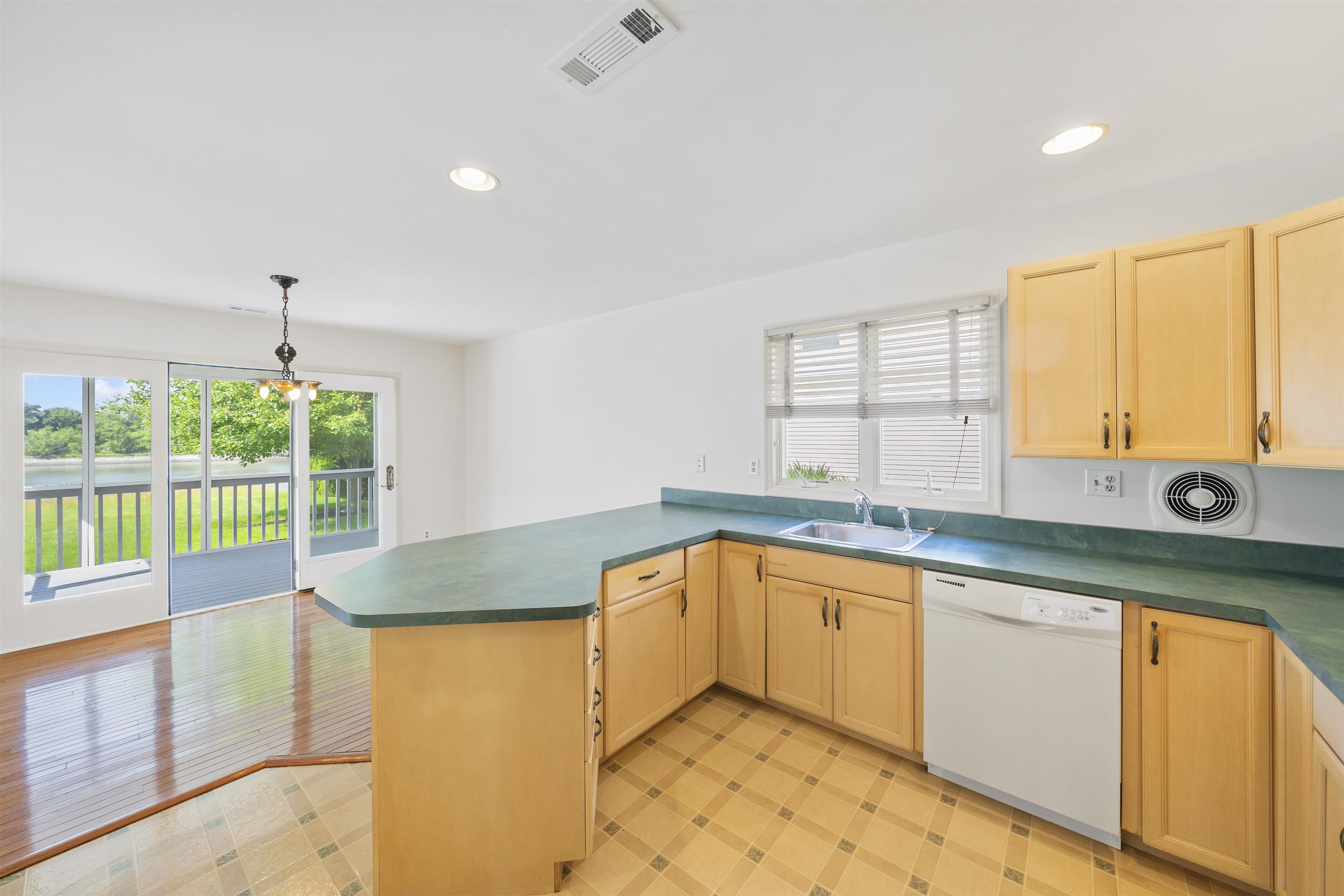 332 Portsmouth Road