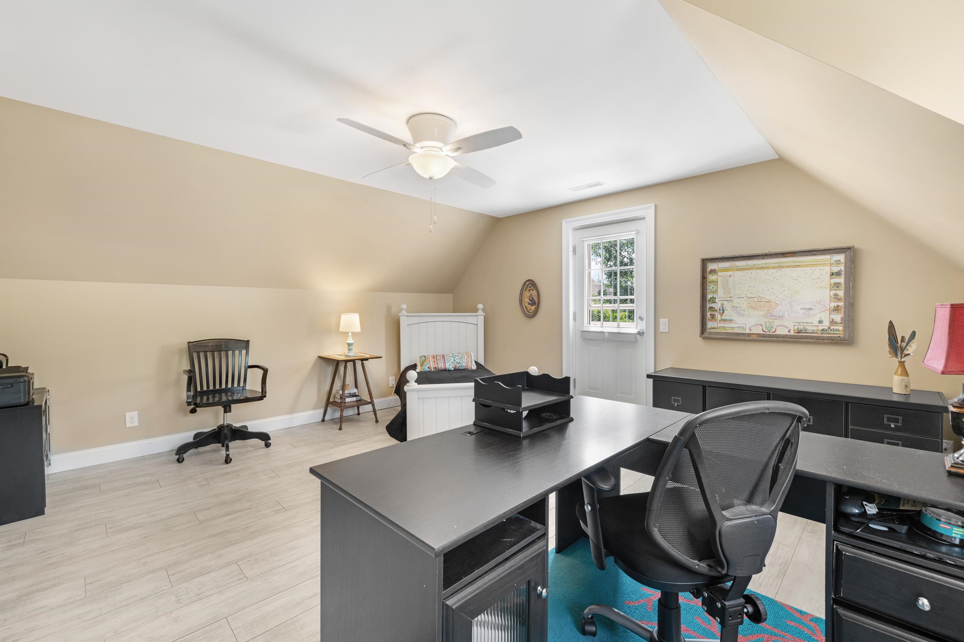 735 Maple Avenue - Picture 25