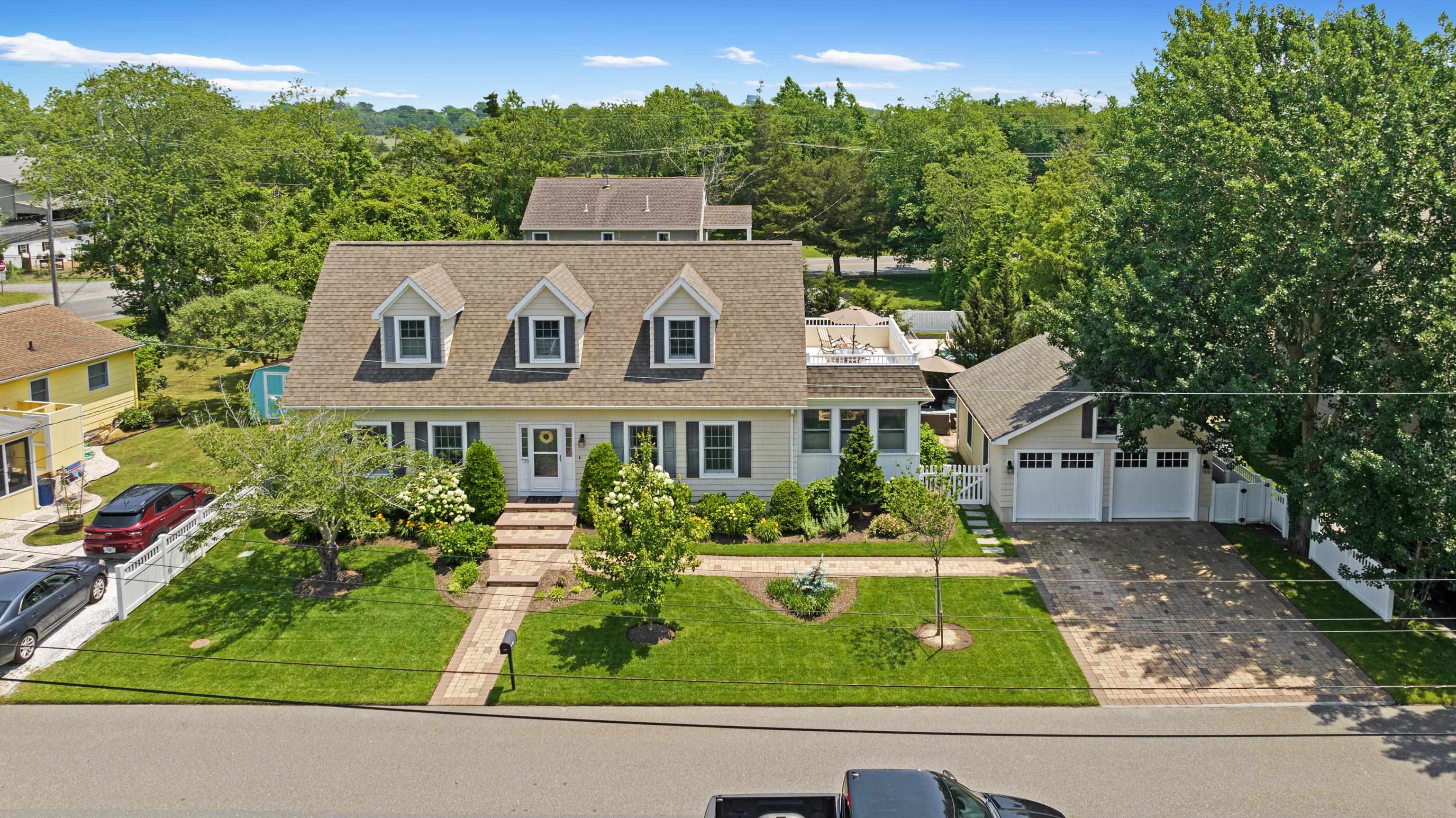 735 Maple Avenue - Picture 32