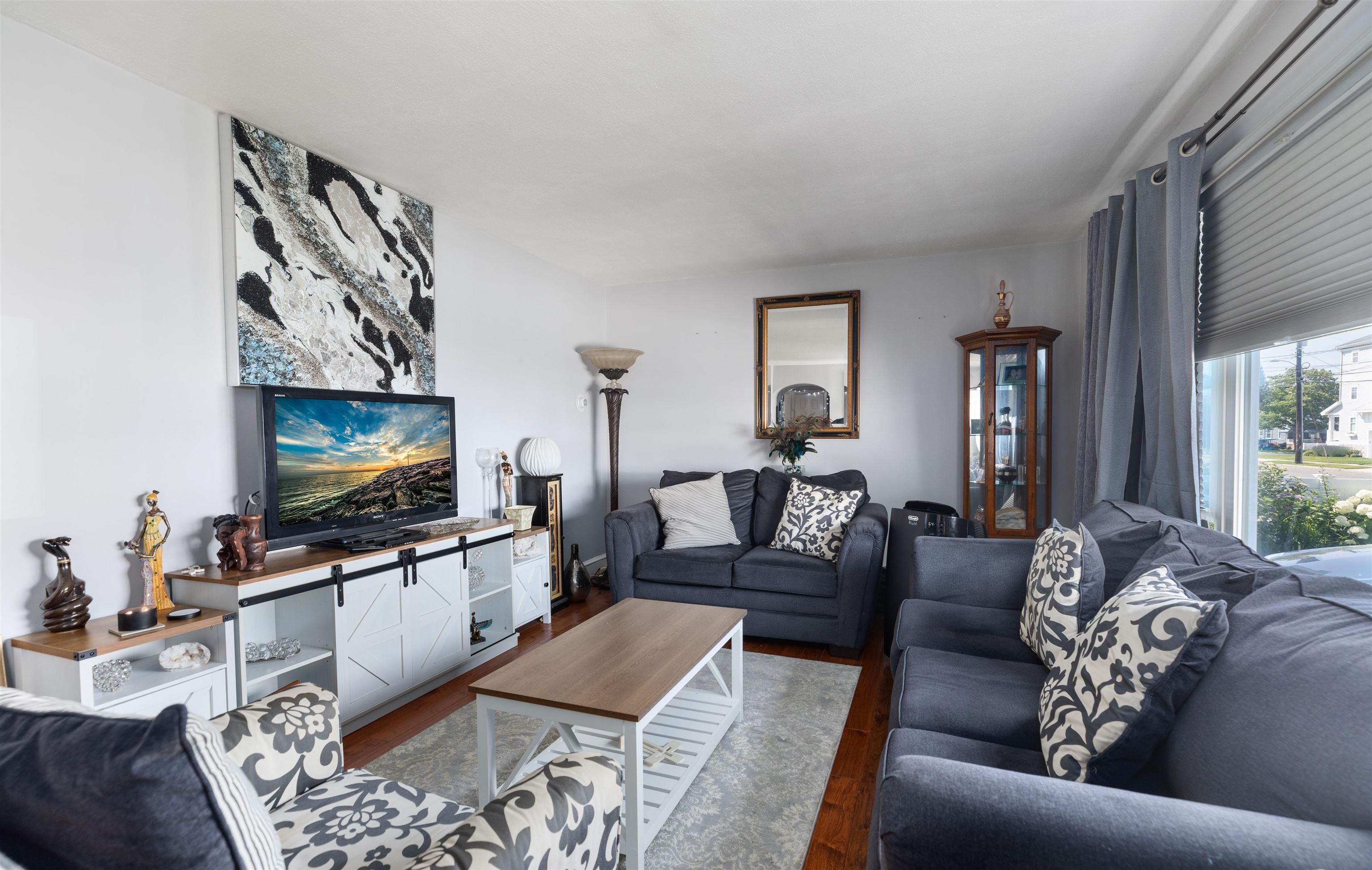 222 E 2nd Avenue - Picture 4