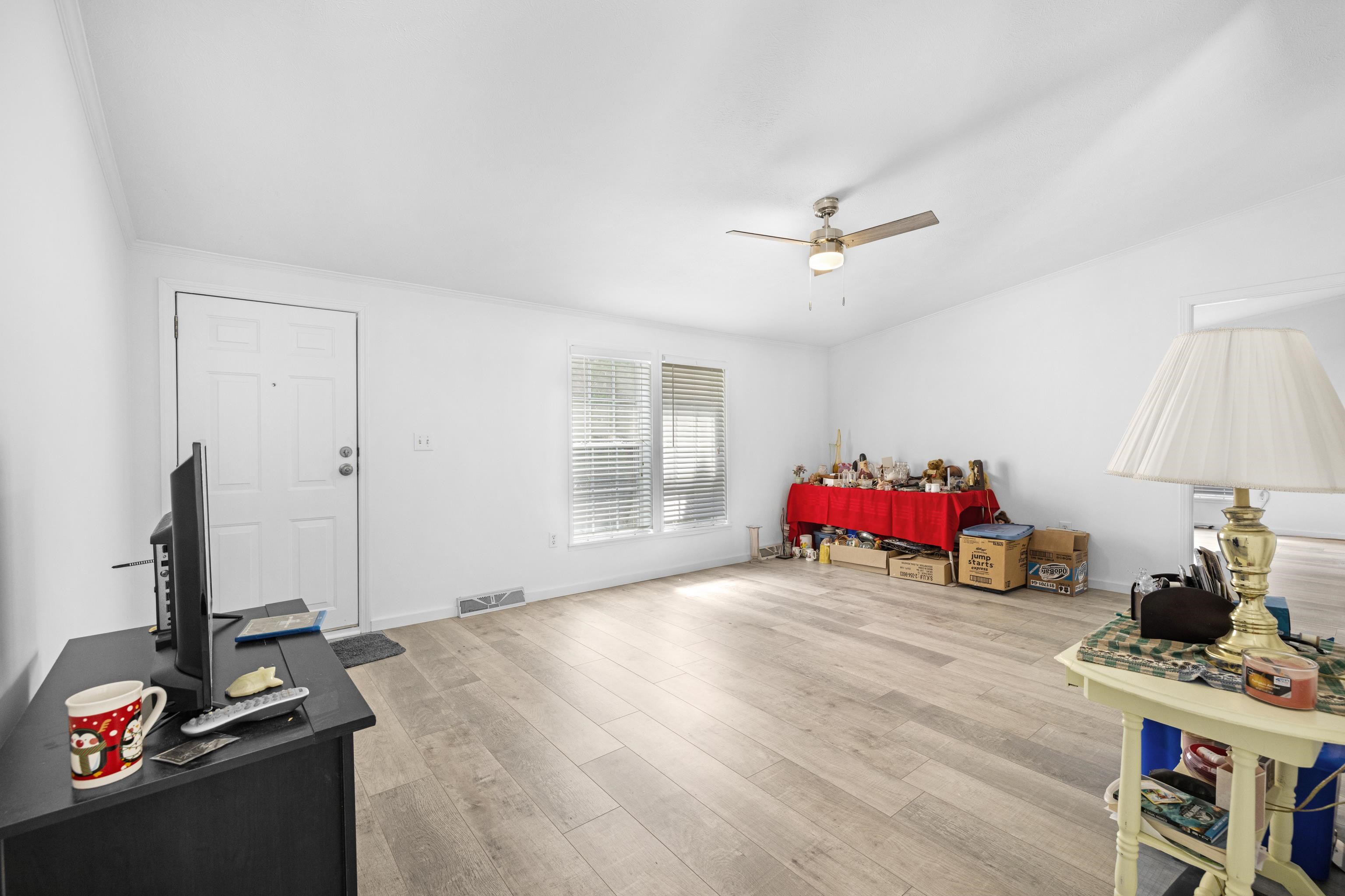 105 Eldredge Avenue - Picture 4