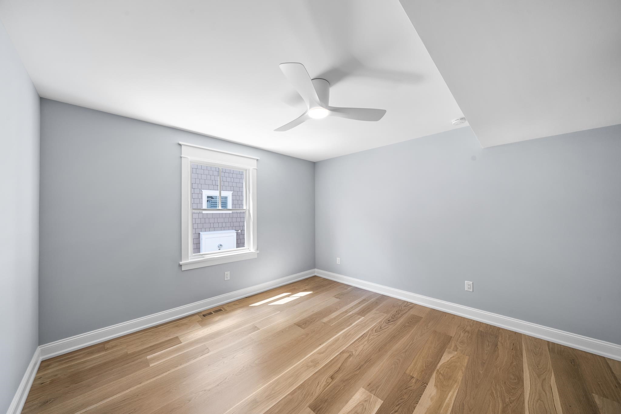 65 E 24th Street - Picture 30