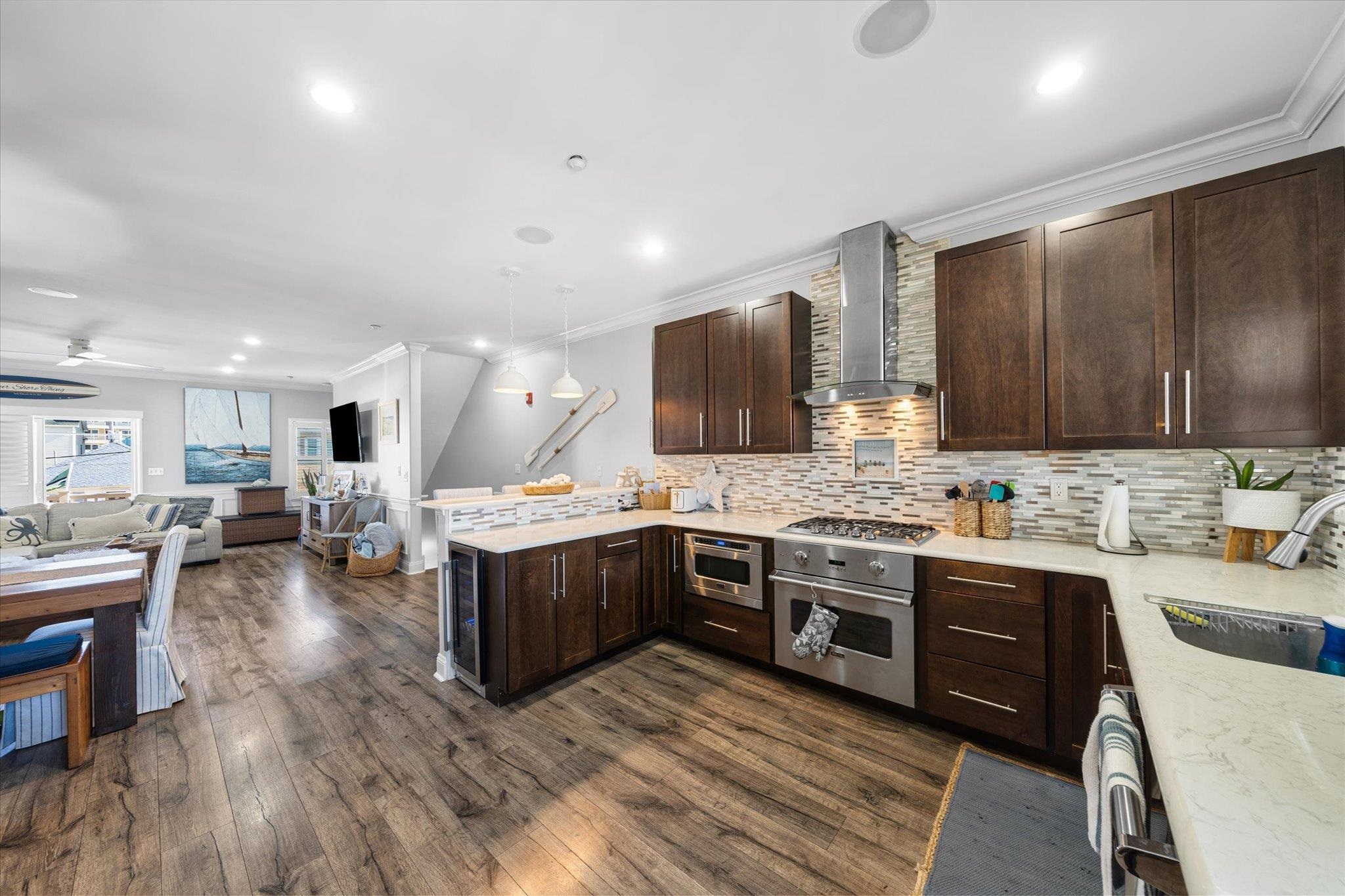110 W Walnut Avenue