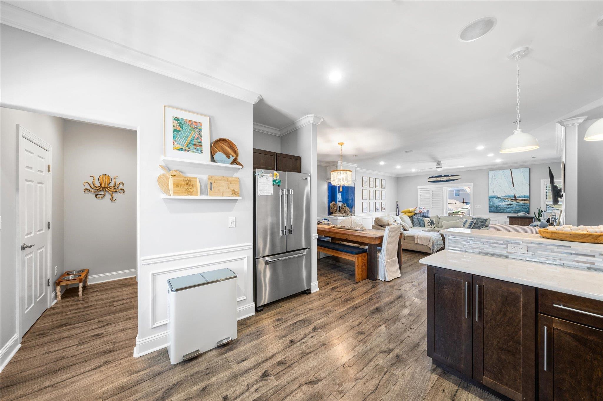 110 W Walnut Avenue