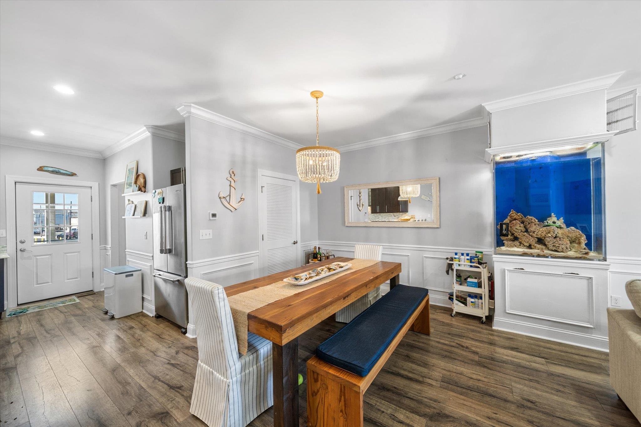110 W Walnut Avenue