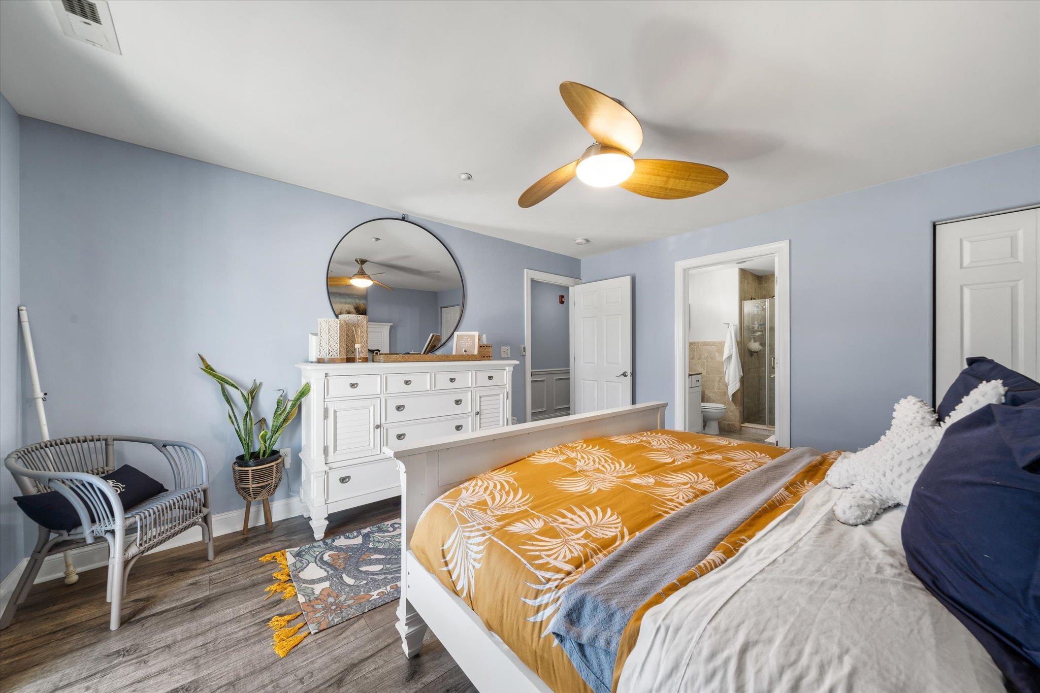 110 W Walnut Avenue