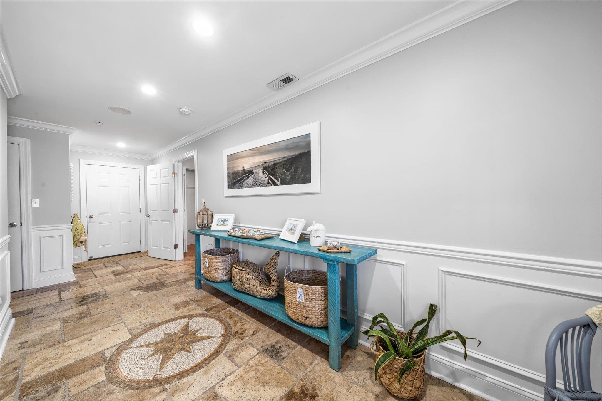 110 W Walnut Avenue