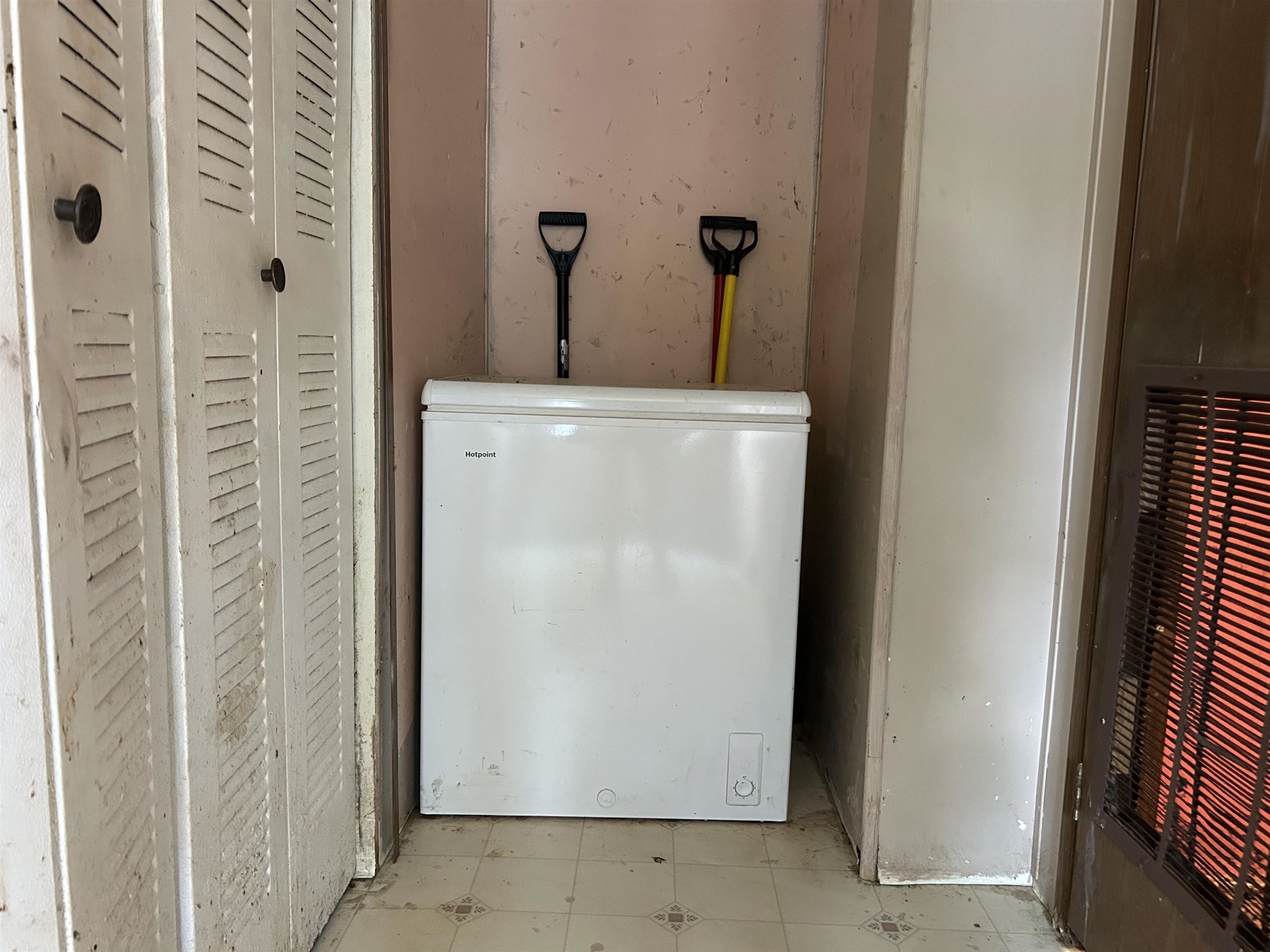 2528 Tilton Road - Picture 29