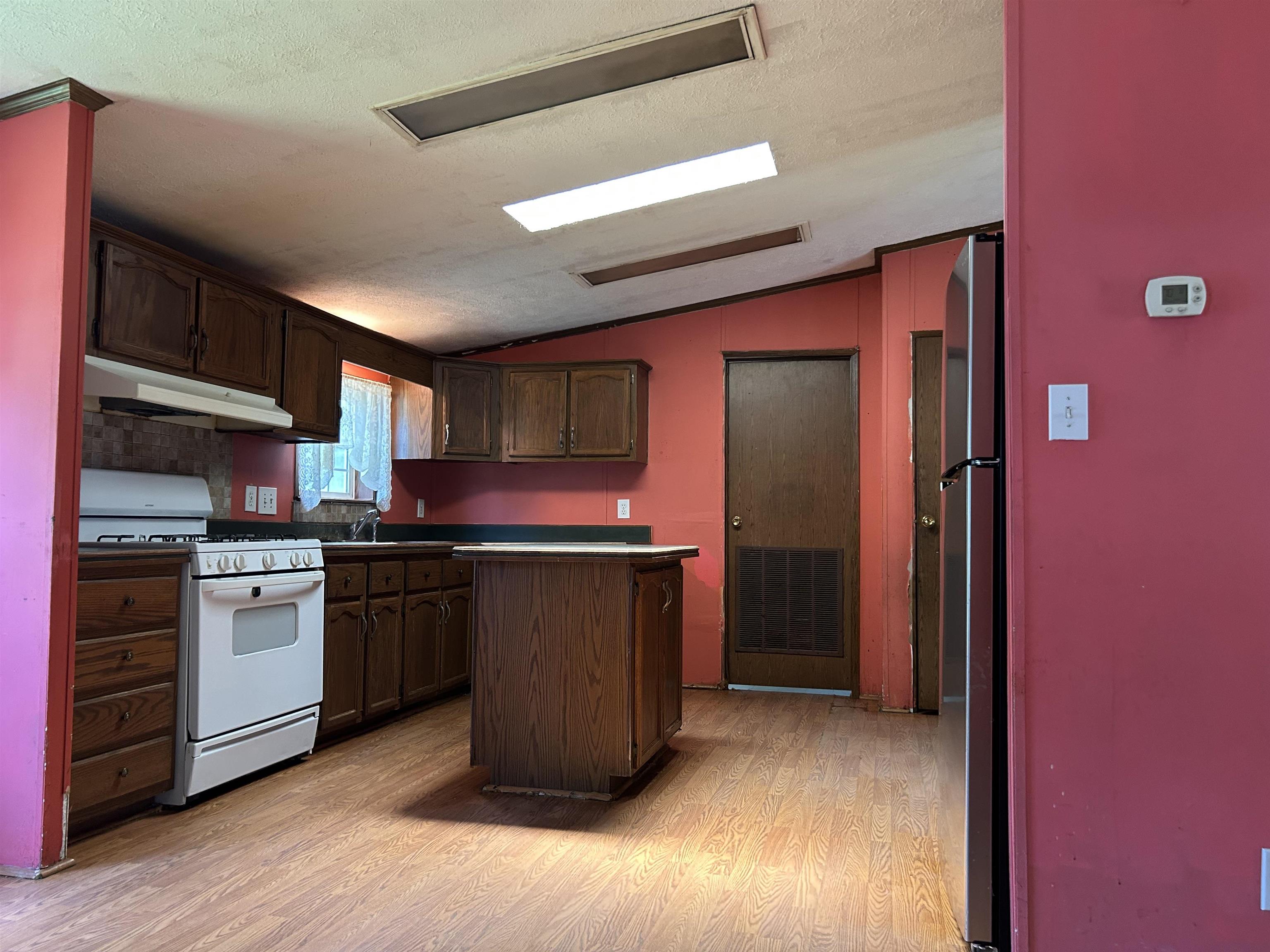 2528 Tilton Road - Picture 4