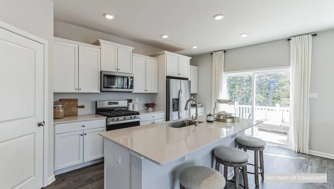 10 Scotty Boulevard - Picture 2