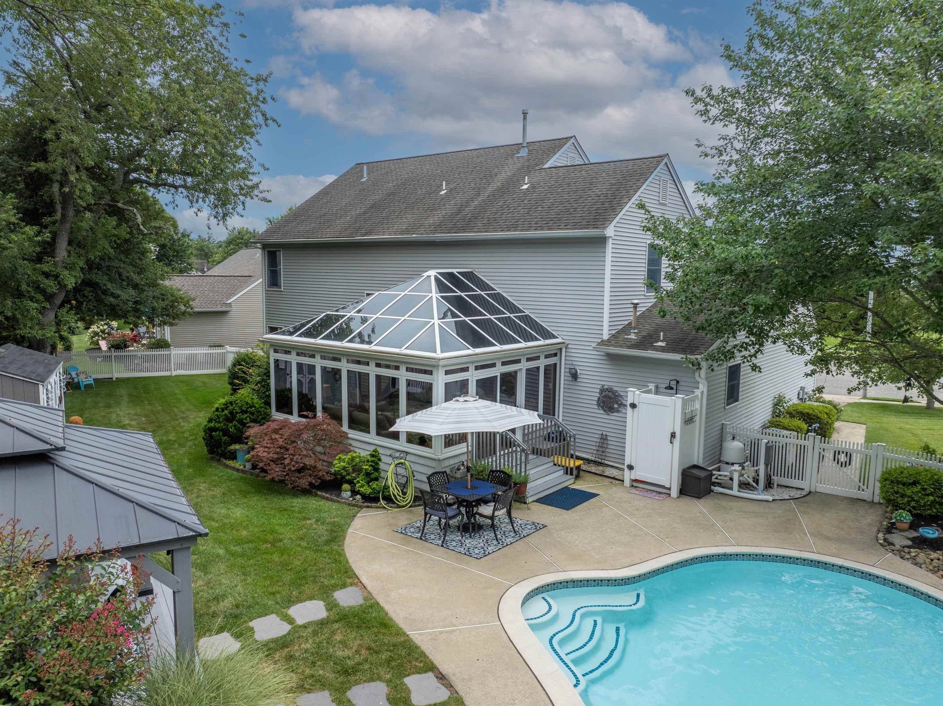 316 Portsmouth Road - Picture 2
