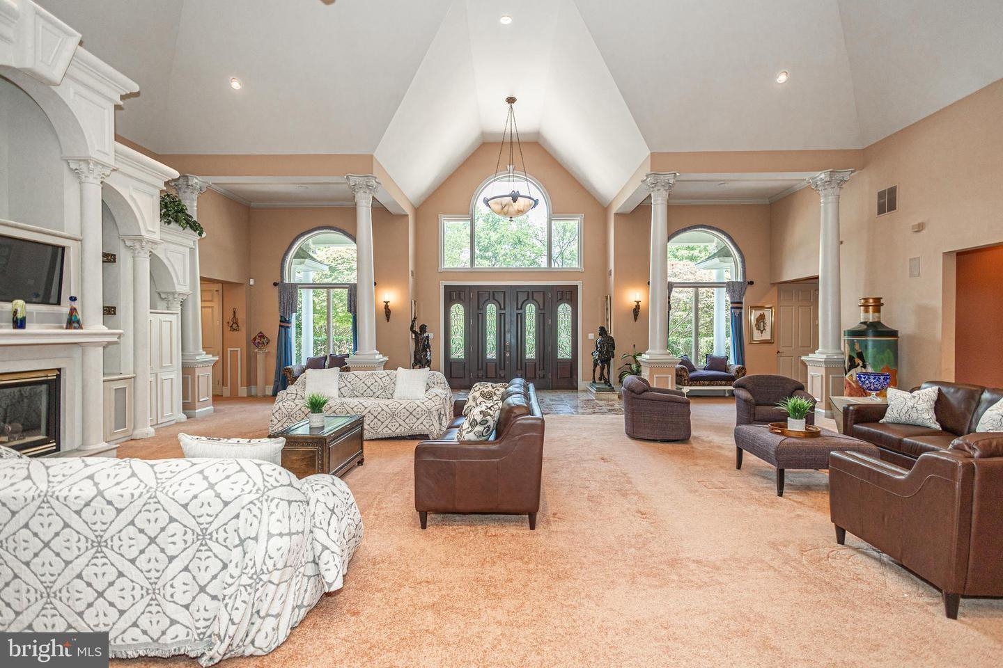 415 Bridgeboro Road - Picture 2