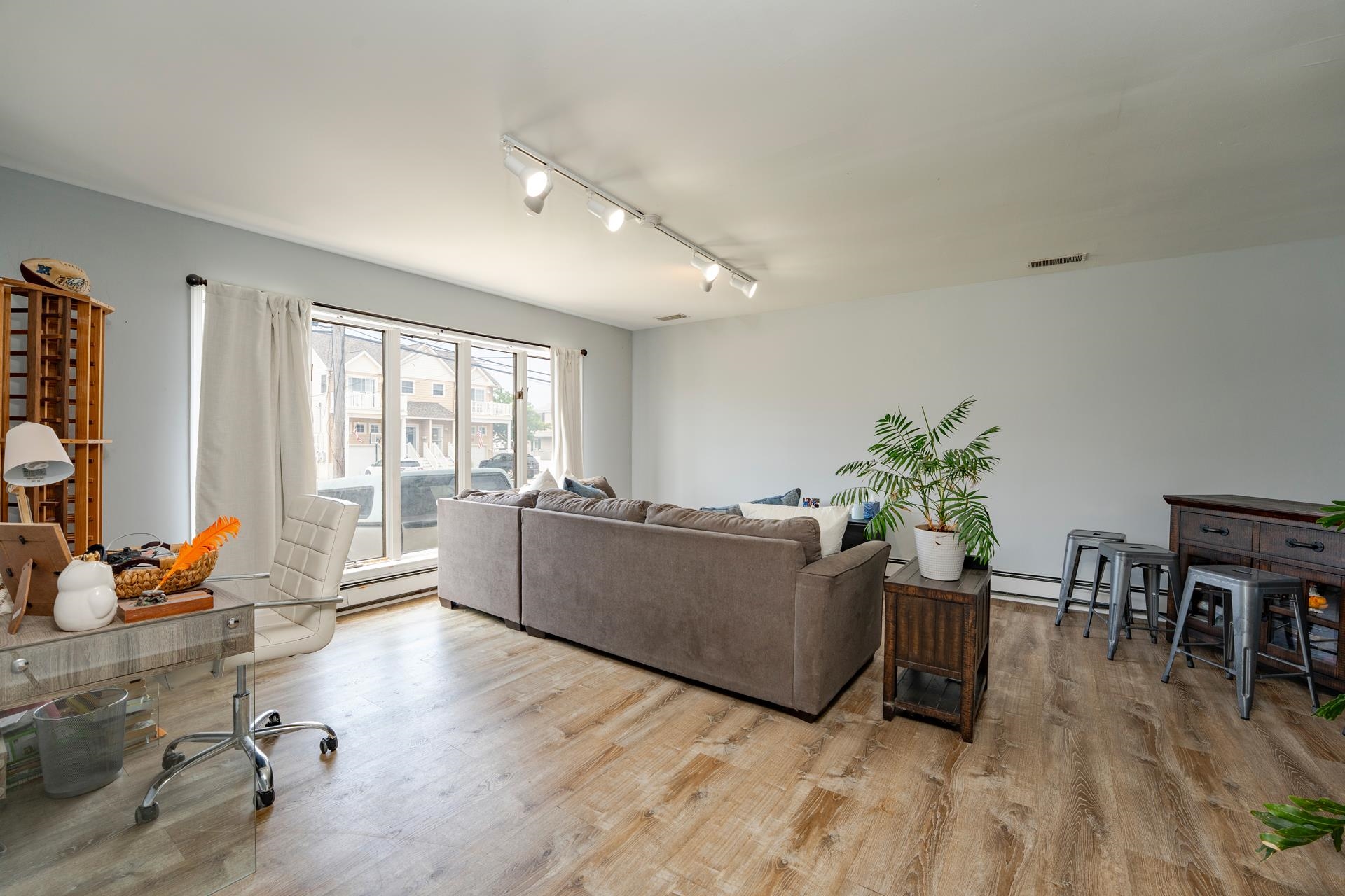 113 W 6th Avenue