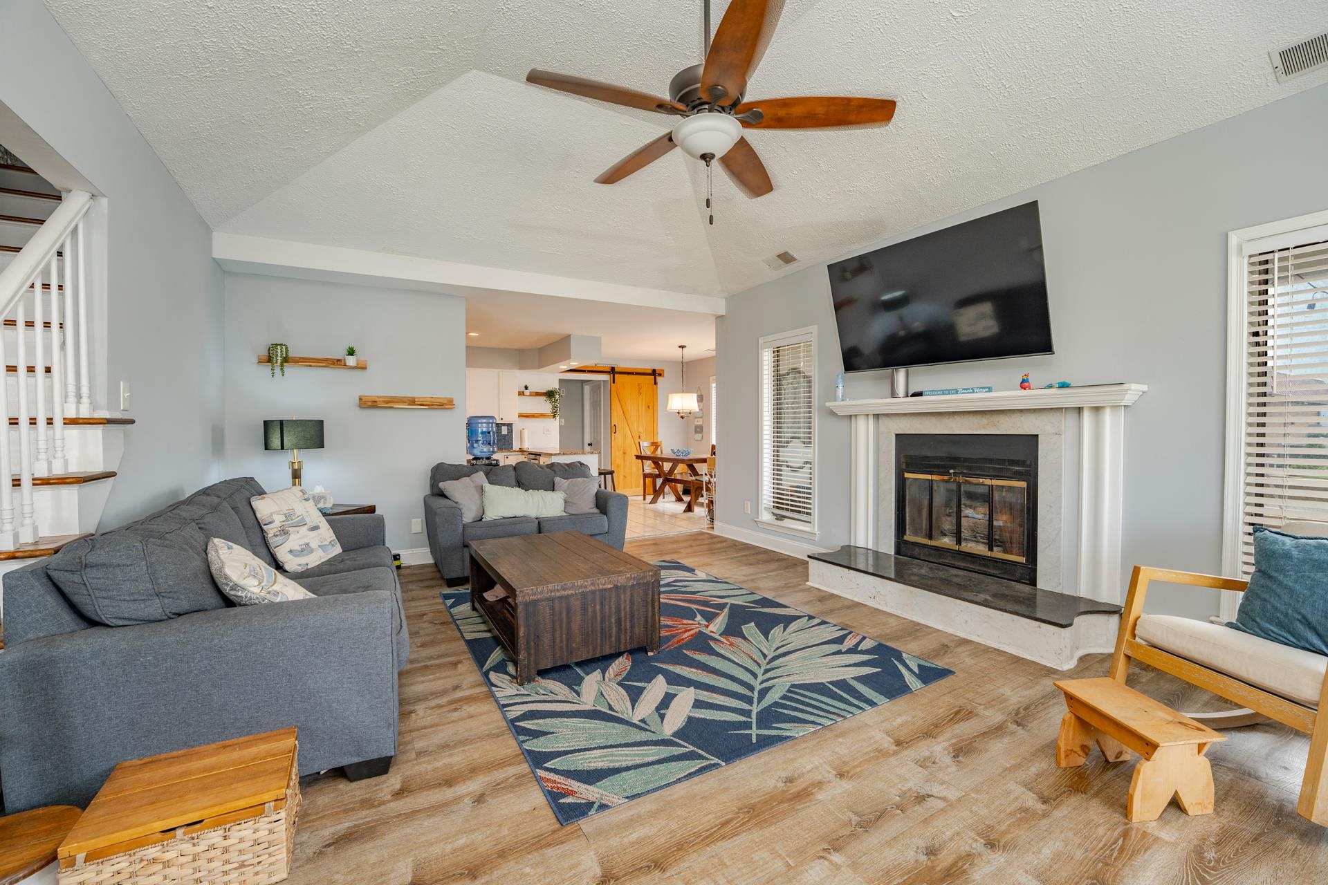 113 W 6th Avenue