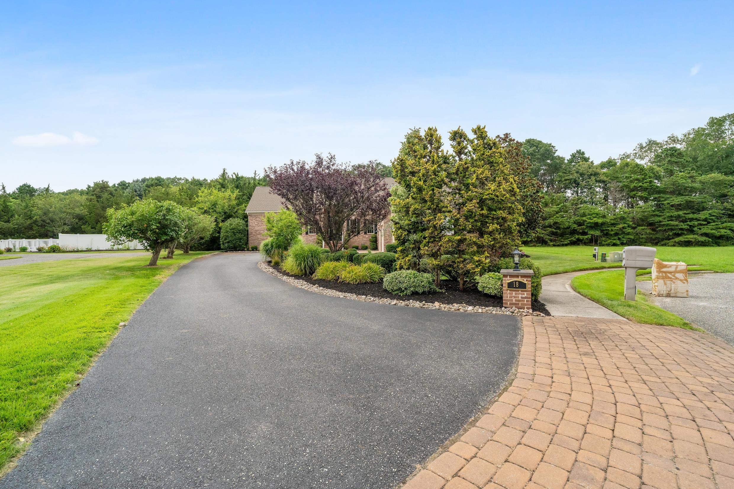18 Buckthorn Lane