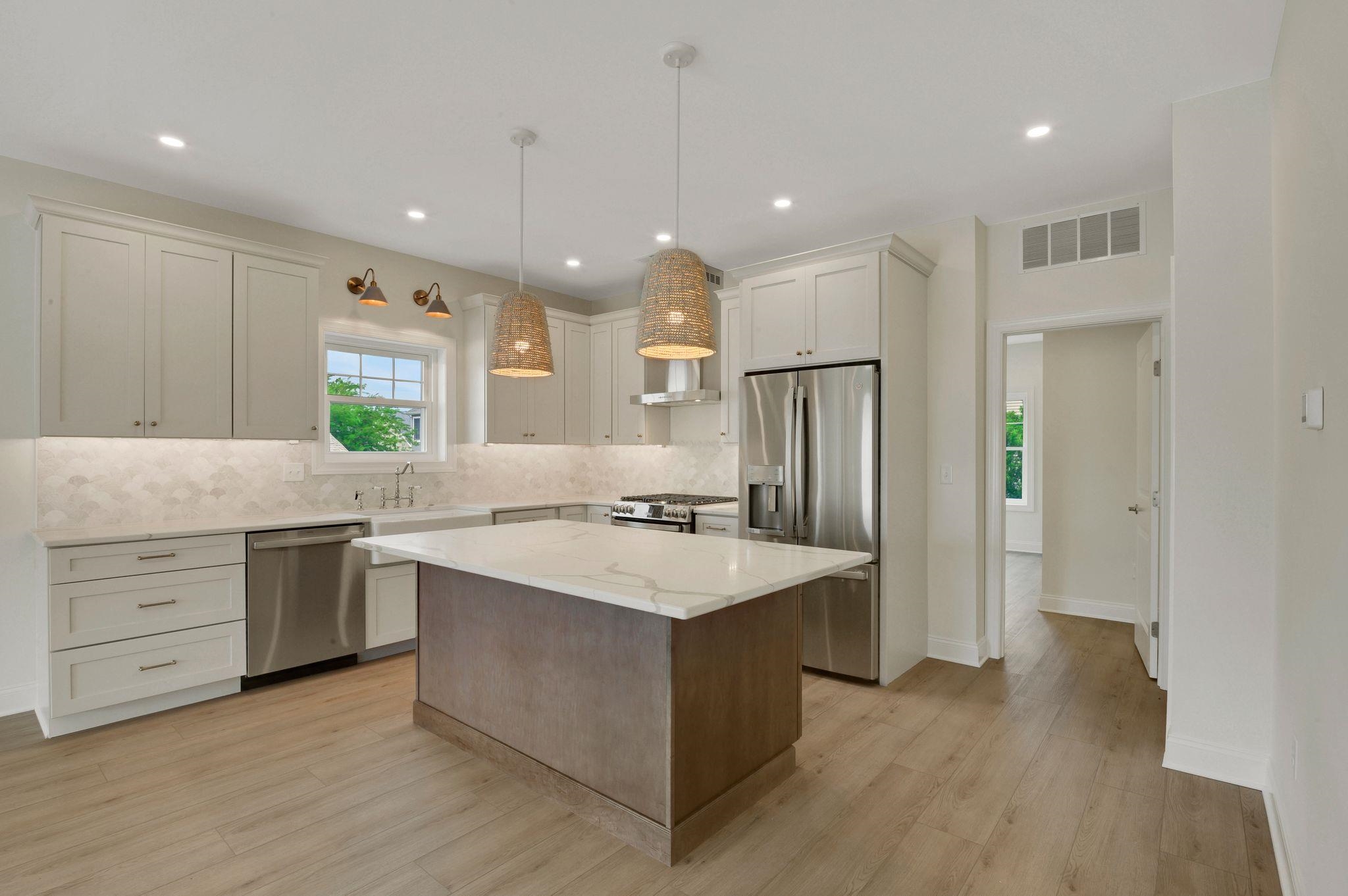 135 W Crocus Avenue