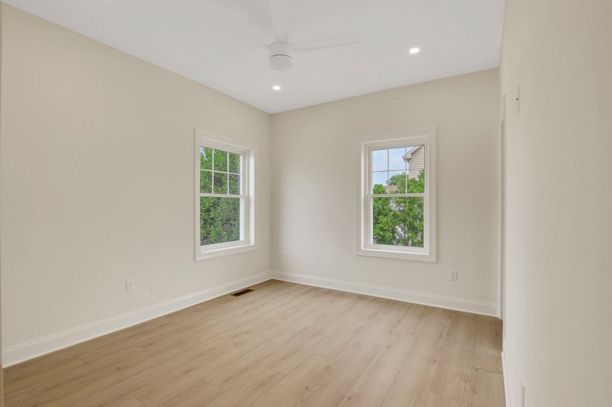 135 W Crocus Avenue