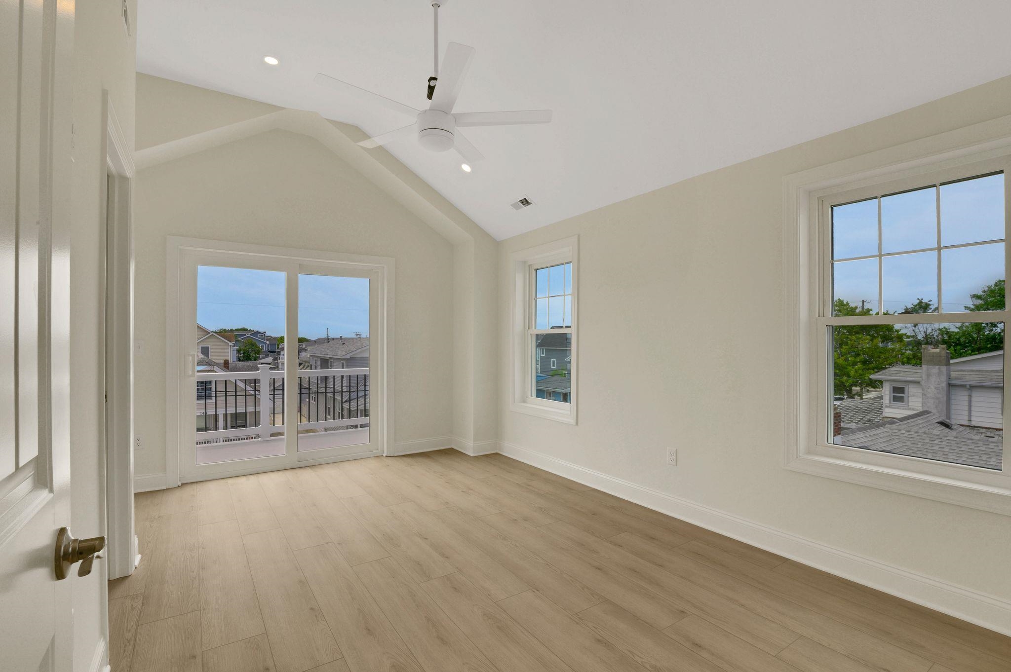 135 W Crocus Avenue
