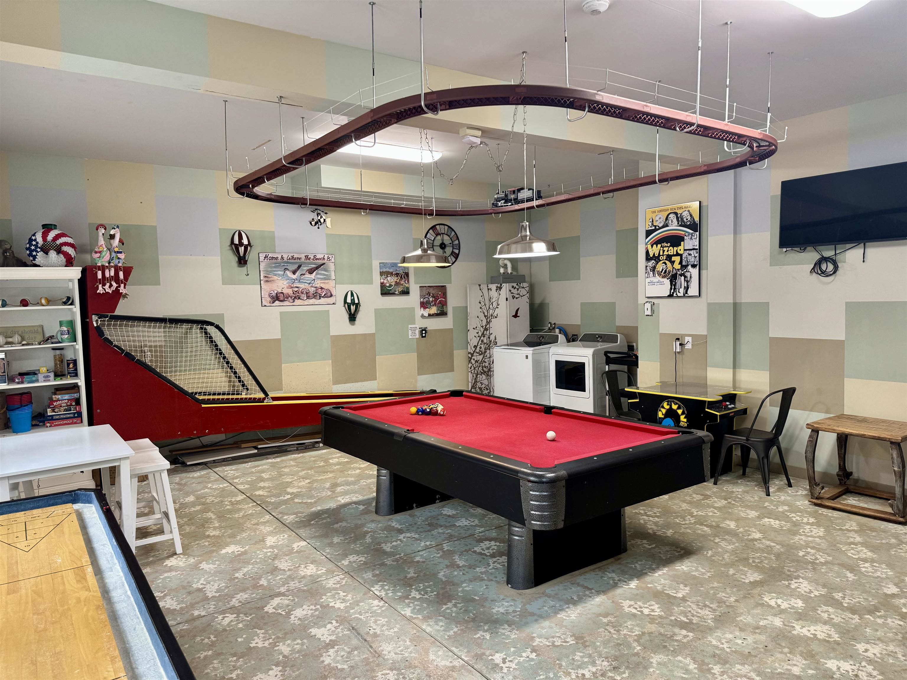 300 Pinetree Drive